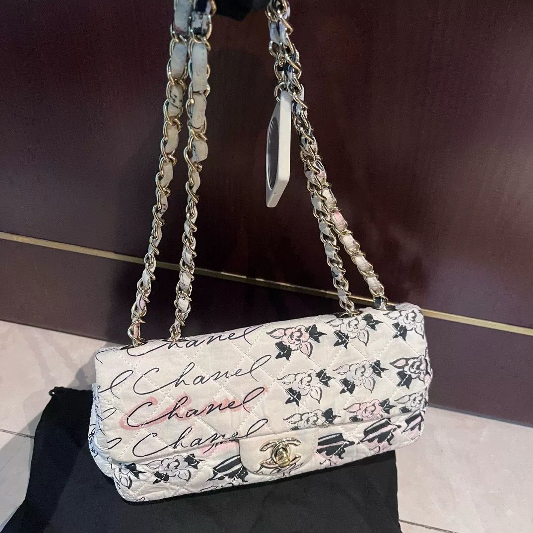 Chanel Pre-loved Bag Very good condition Size ONE SIZE - 1 Thumbnail