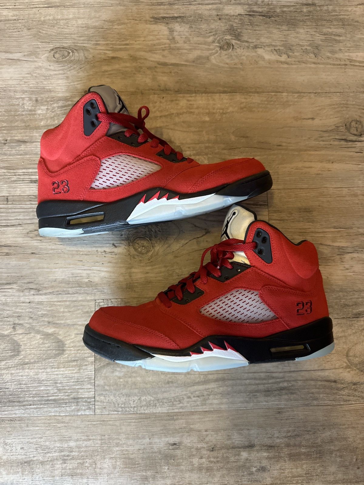 Jordan Brand Jordan 5 Raging Bull Size US 11 / EU 44 - 1 Thumbnail
