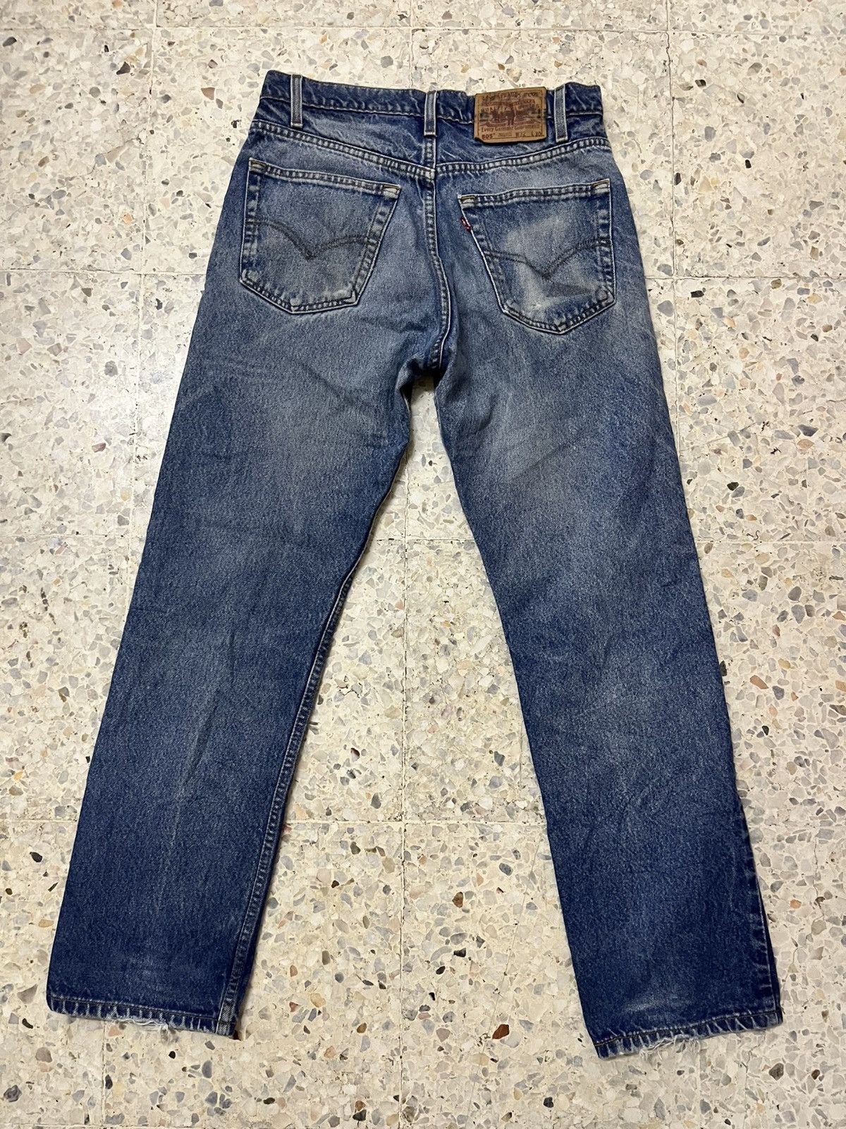Levi's Vintage Levi’s 505 distressed 90s light blue wash jeans Size US 32 / EU 48 - 2 Thumbnail
