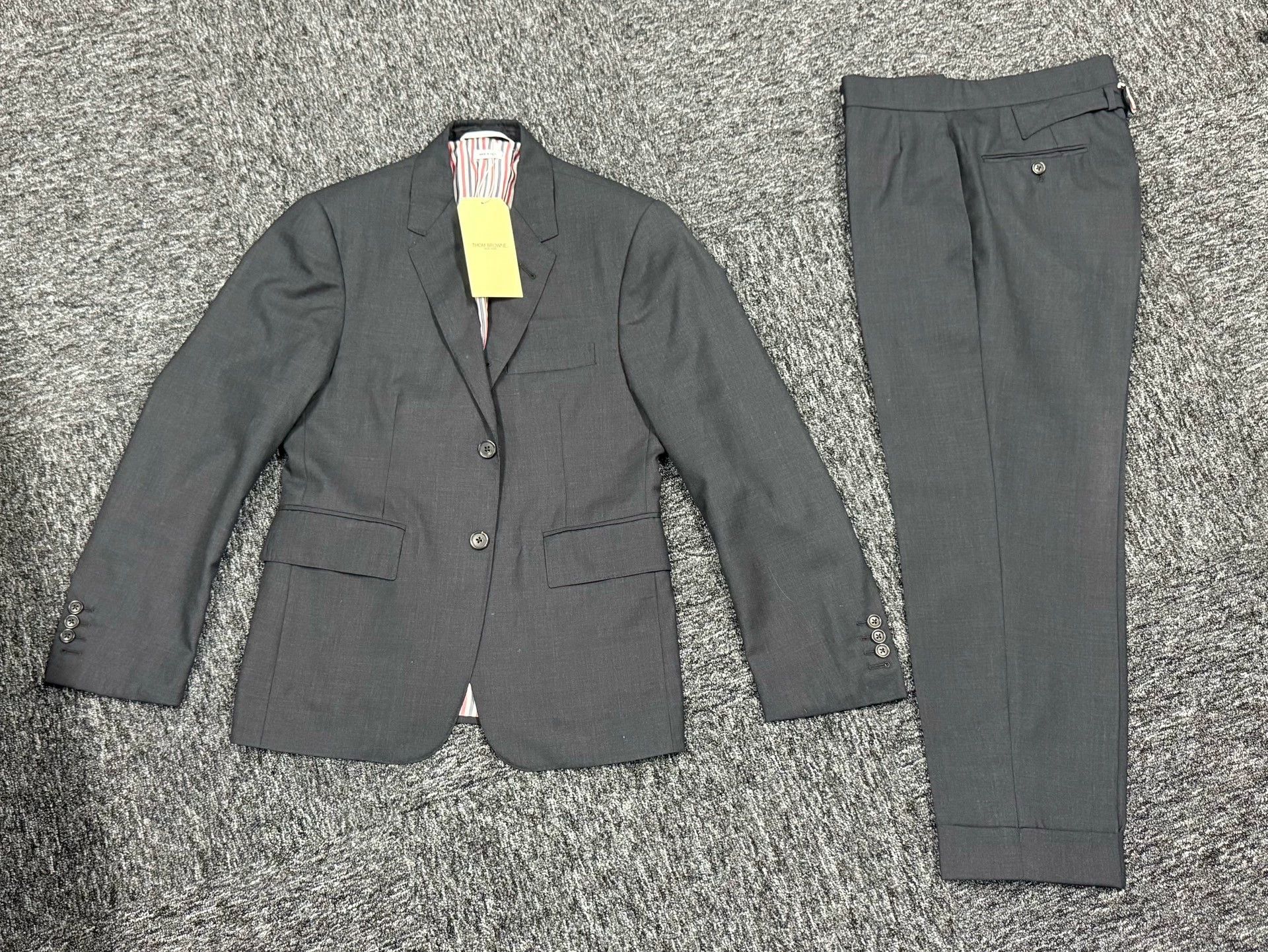 Thom Browne Thom Browne Men's Charcoal Gray Classic Suit Size 0 Rare Size US XS / EU 42 / 0 - 5 Thumbnail