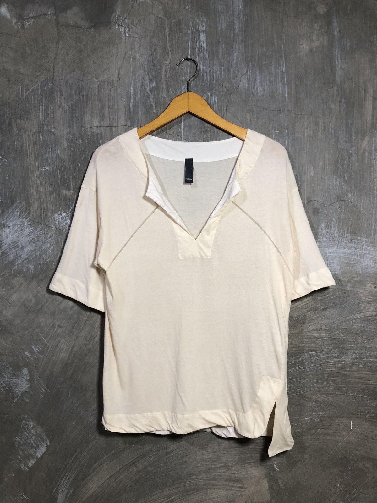 Designer × Vintage Lorena Antoniazzi Asymmetrically Tshirt Size M / US 6-8 / IT 42-44 - 1 Thumbnail