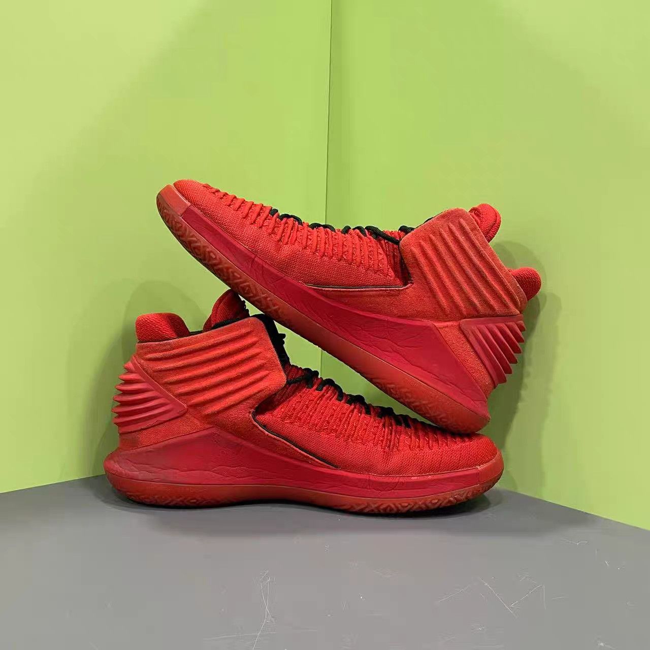 Jordan Brand Air Jordan 32 "Bulls" K15 Size US 11 / EU 44 - 2 Thumbnail