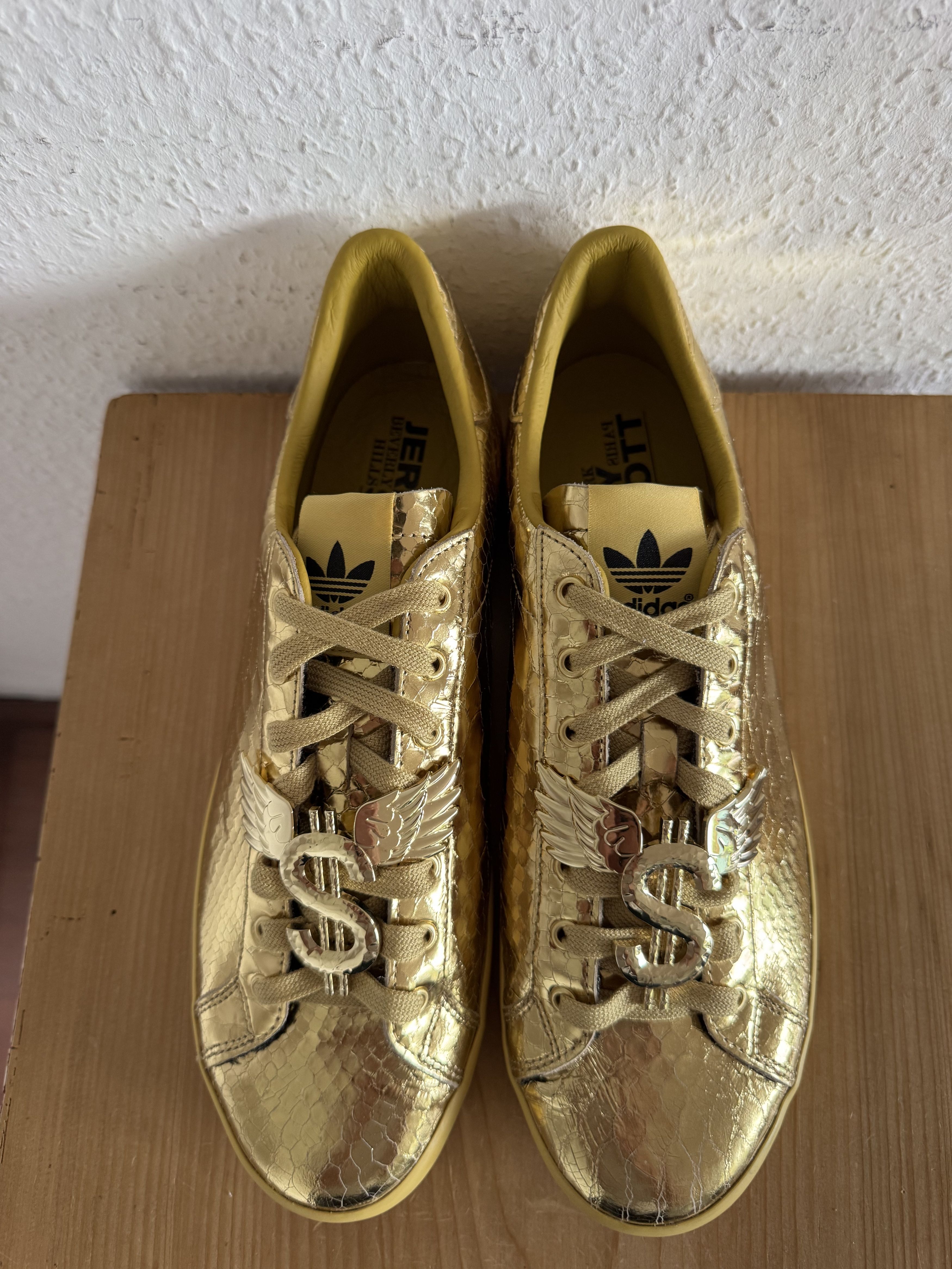 Adidas × Jeremy Scott Gold Dollar Wings Sneaker Size US 12 / EU 45 - 7 Thumbnail