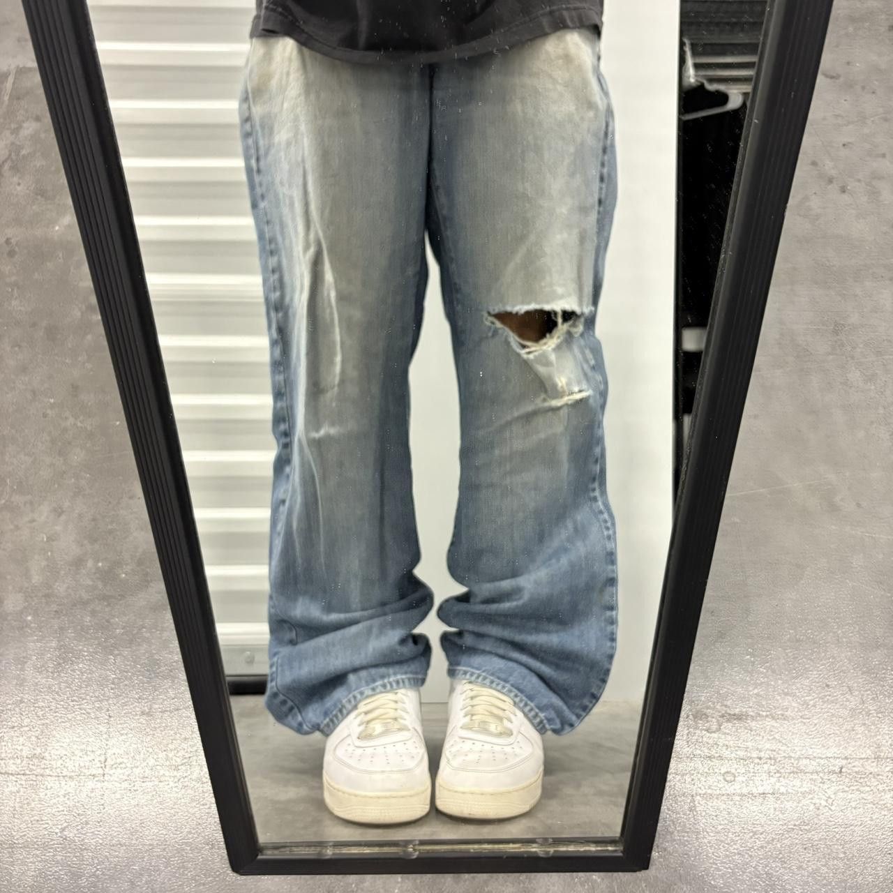 Vintage Crazy Vintage Y2K/2000s Super Baggy Skater Streetwear Ripped Medium Wash Denim Jeans! Size US 34 / EU 50 - 1 Thumbnail