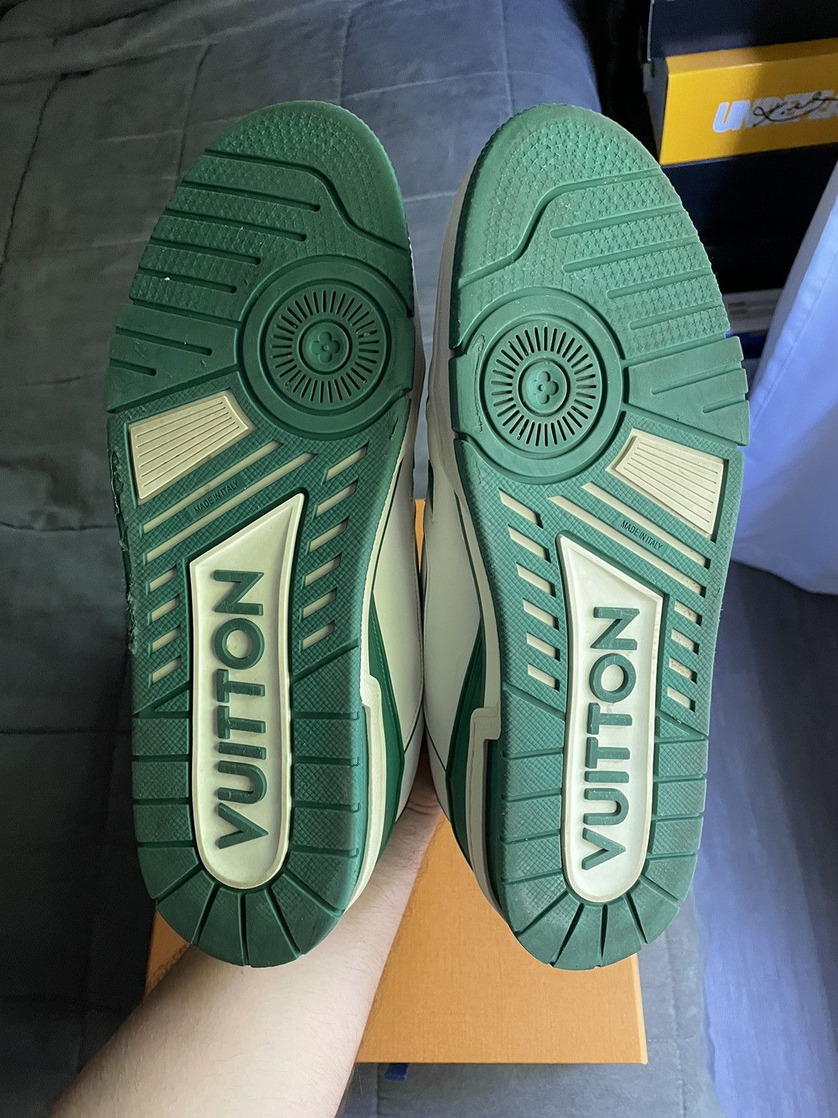 Louis Vuitton Louis Vuitton White Green Signature Trainer Sneaker Size US 11 / EU 44 - 13 Thumbnail