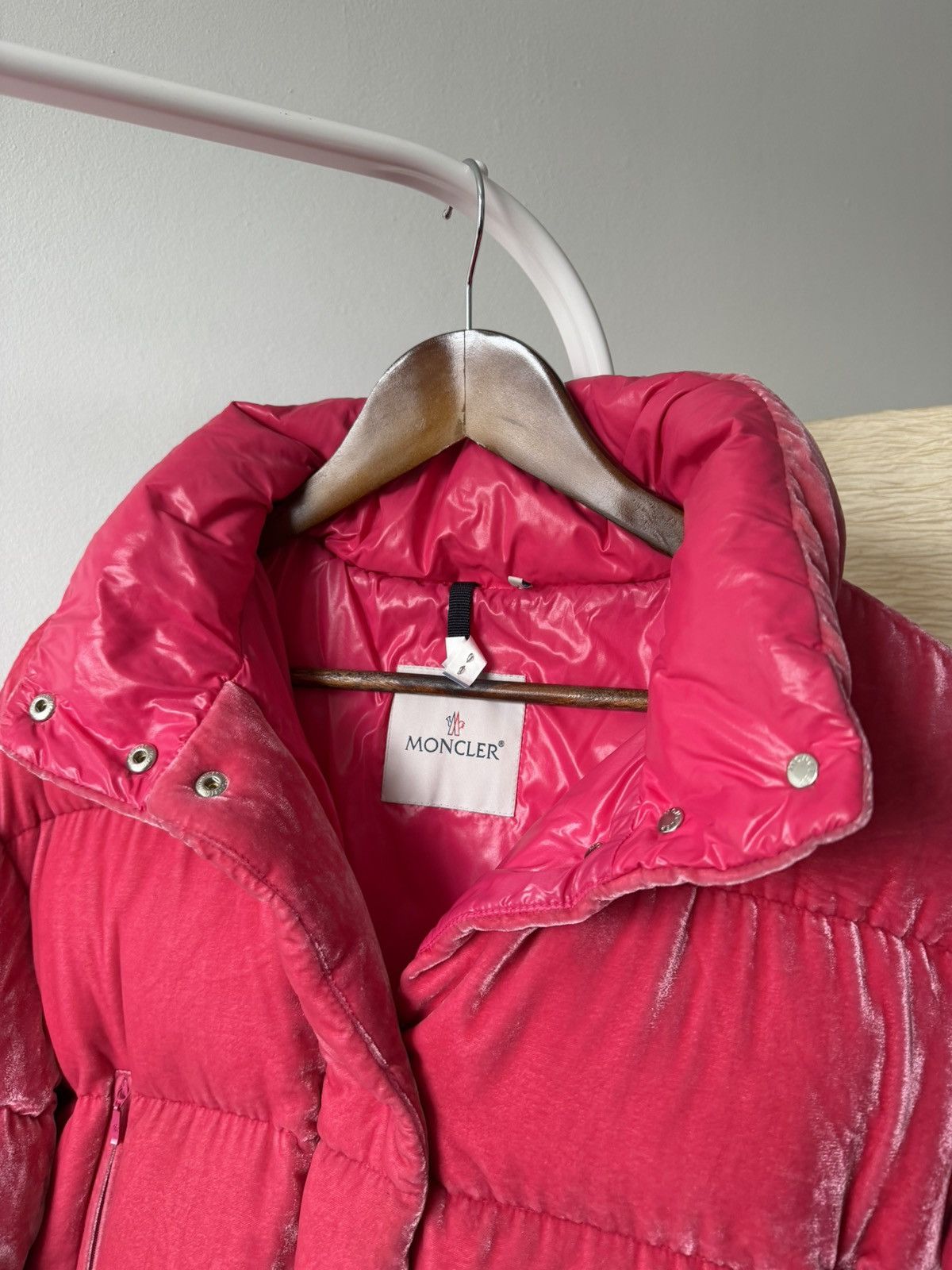 Moncler Moncler Fuchsia Caille Velvet Puffer Jacket Coat Pink Size XS / US 0-2 / IT 36-38 - 10 Thumbnail