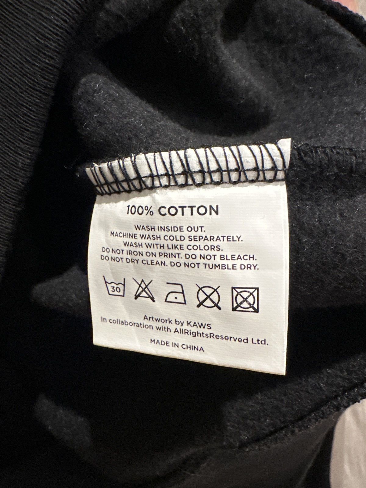 Kaws Holiday Indonesia Sweater Size US L / EU 52-54 / 3 - 6 Thumbnail