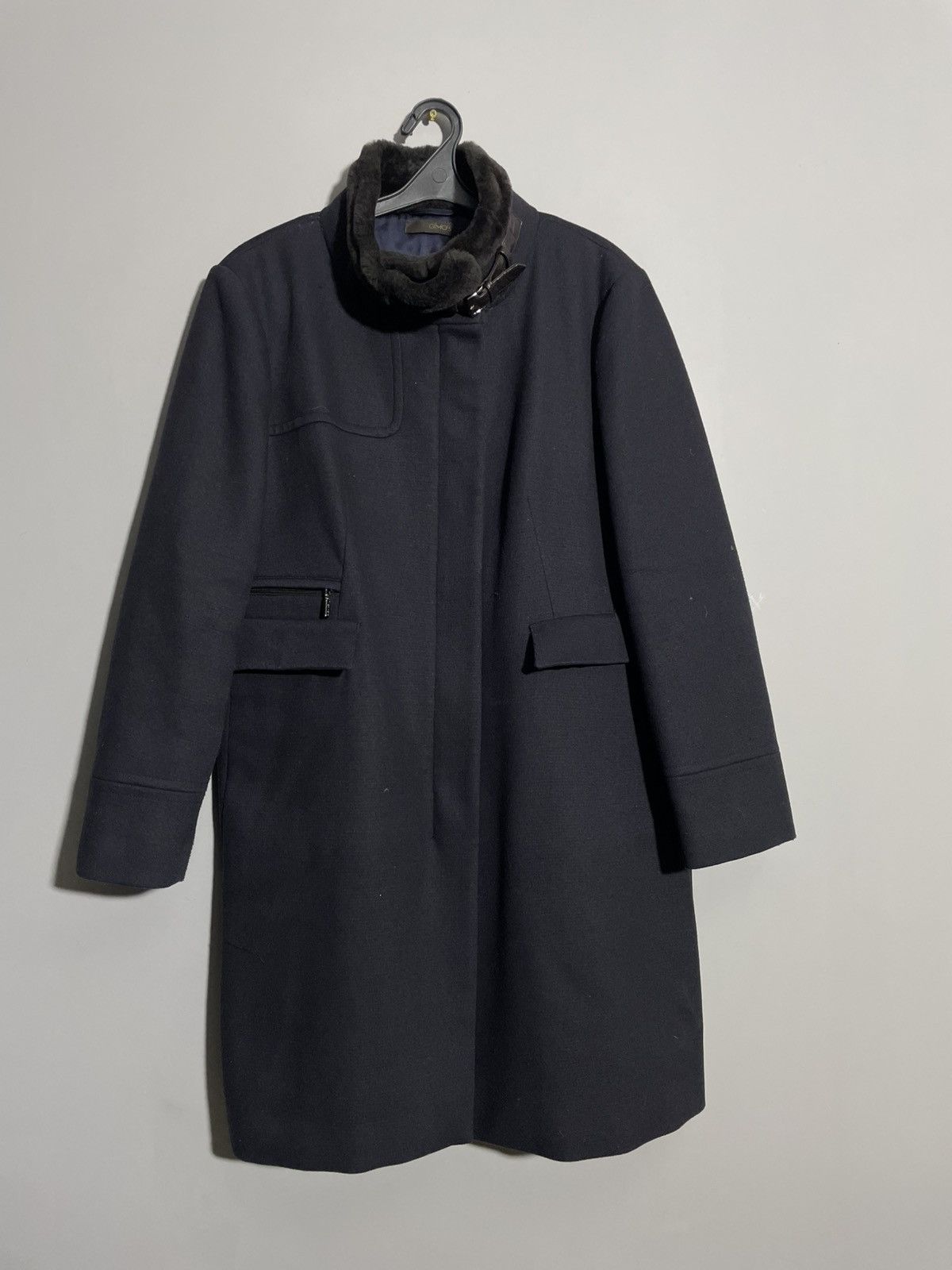 Gimo’s Wool Cashmere Fur Men’s coat size 50 Navy Blue