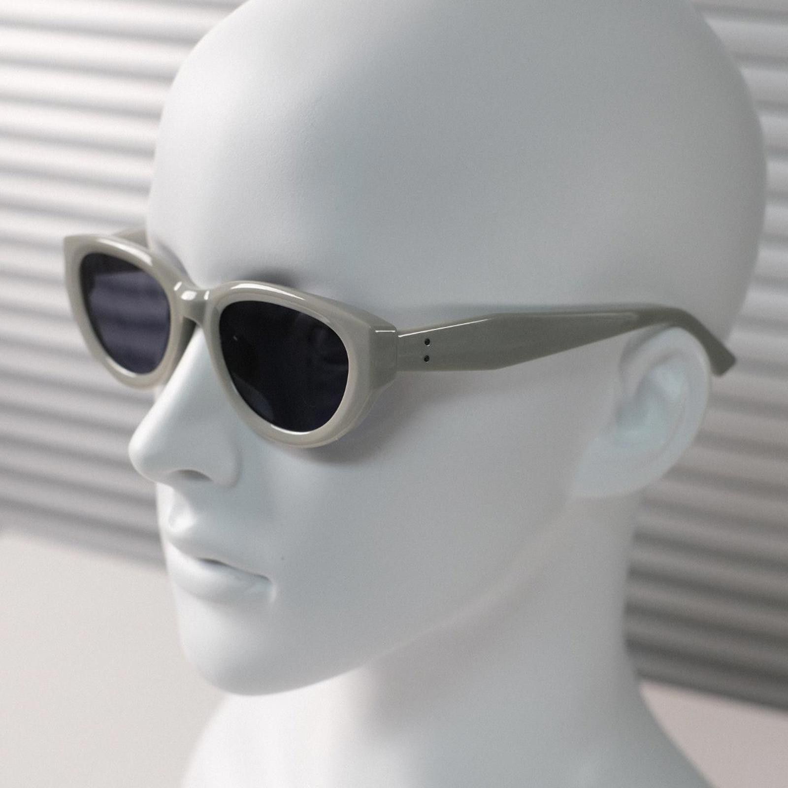 Japanese Brand Vtg Vintage Y2k Avant Garde Cat Eye Gray Sunglasses Unisex Size ONE SIZE - 4 Thumbnail