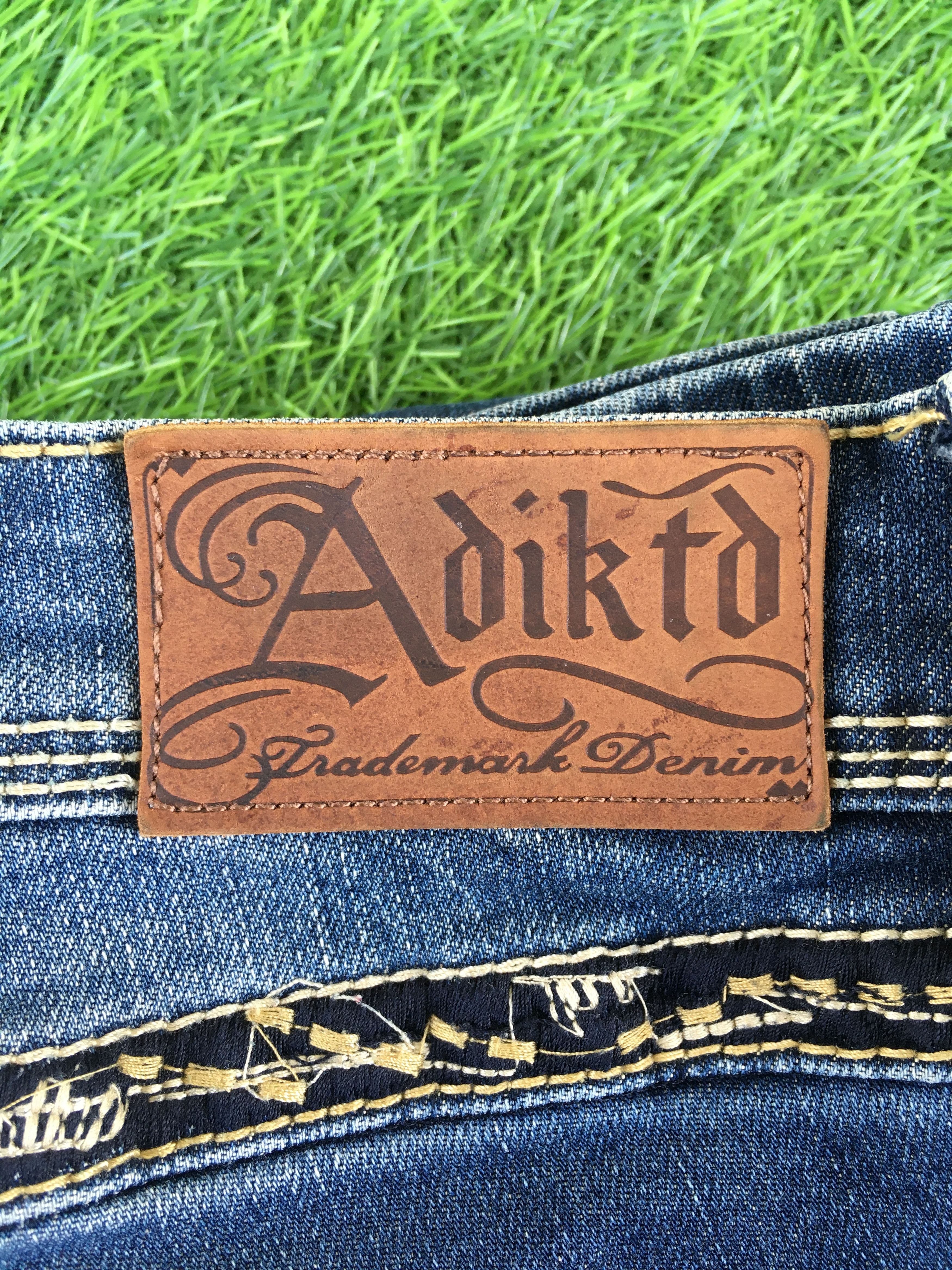 Japanese Brand Y2K medium blue wash 2000’s slim bootcut D-1056 Size 29" - 9 Thumbnail