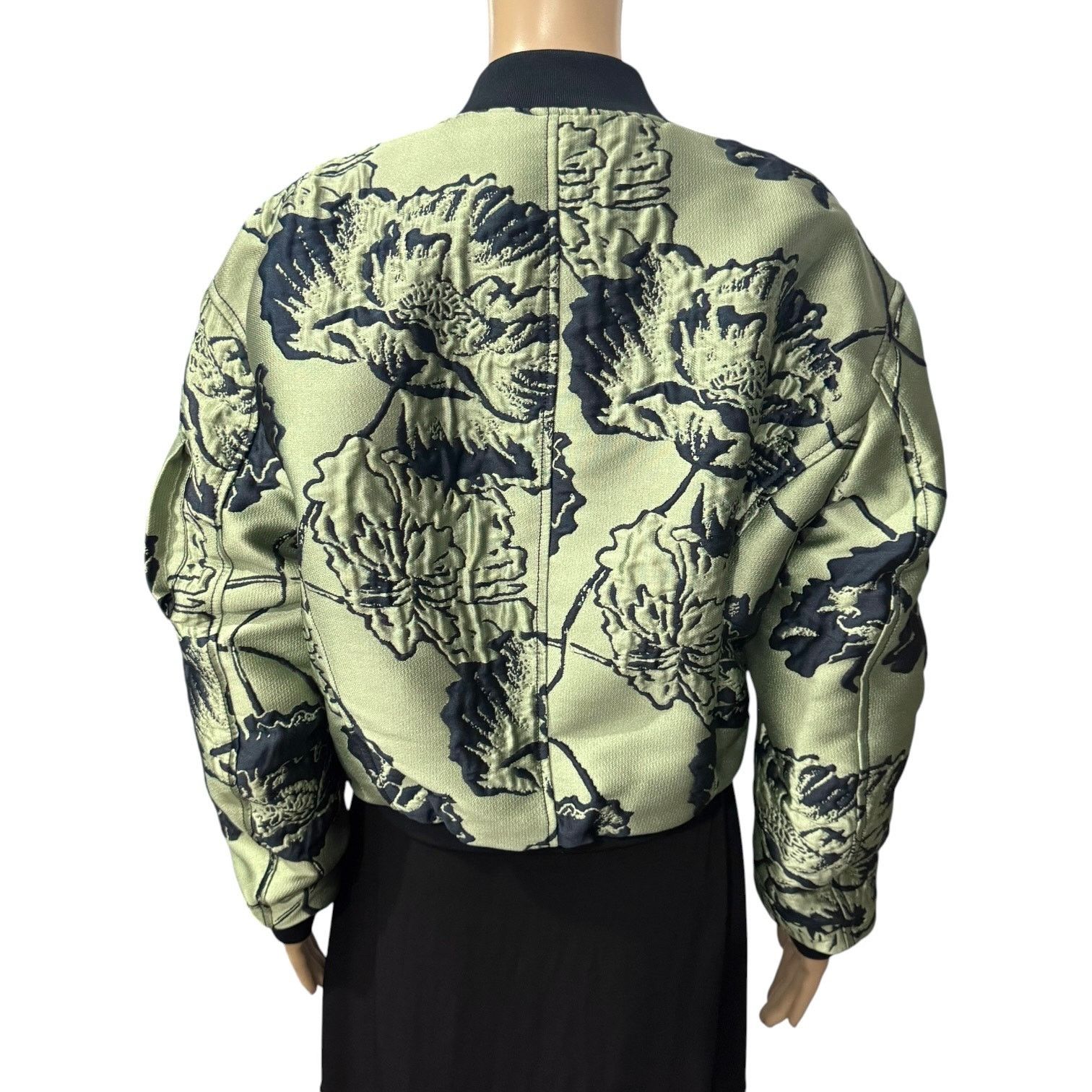 Salvatore Ferragamo Ferragamo Floral Bomber Jacket Size M / US 6-8 / IT 42-44 - 2 Thumbnail