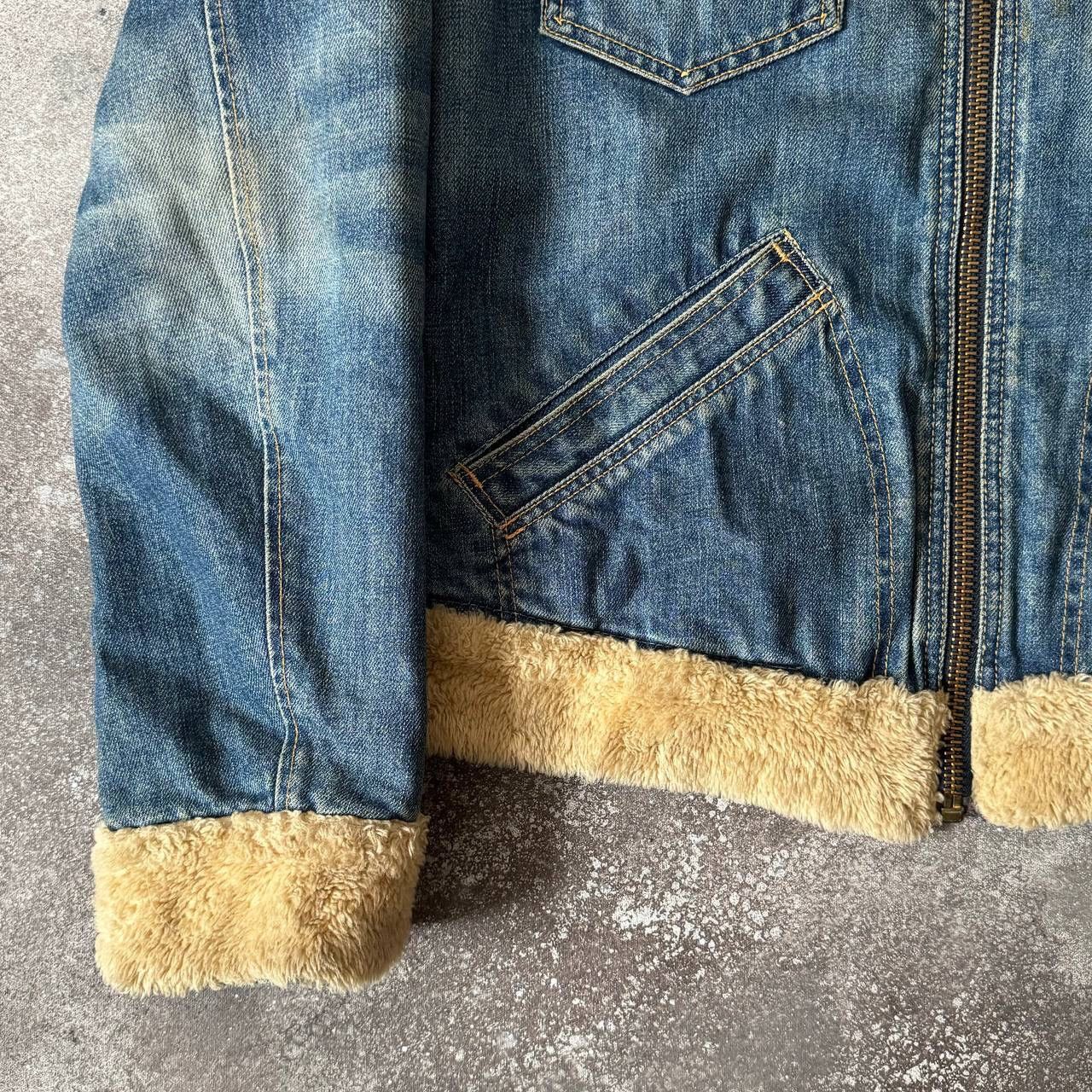 Levi's Vintage Clothing Levi’s Vintage Trucker Sherpa Washed Denim Jacket Size L / US 10 / IT 46 - 6 Thumbnail