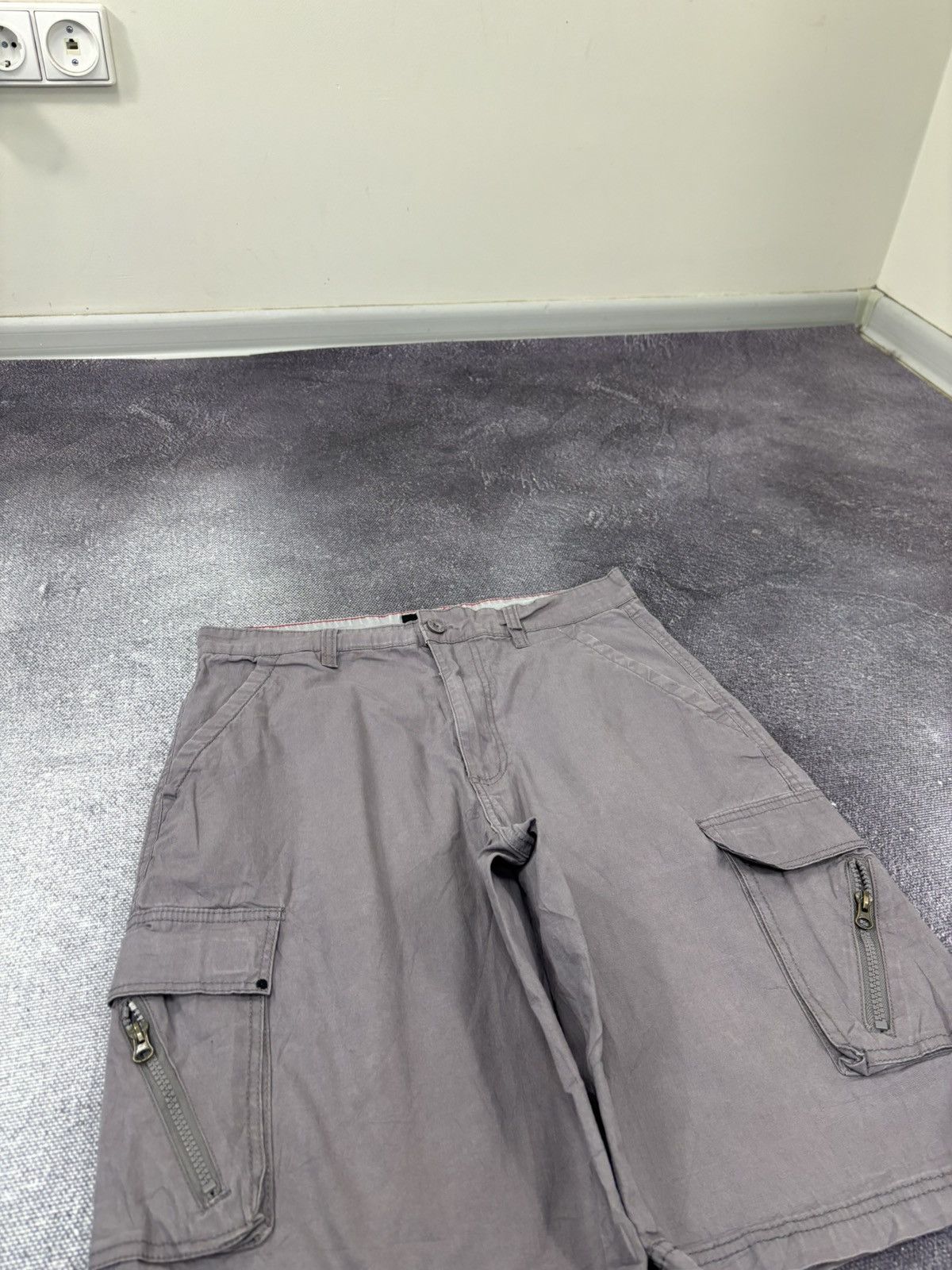 Beverly Hills Polo Club Beverly Hills Polo Club Y2K Zip Pockets Hype Cargo Shorts Size US 30 / EU 46 - 4 Thumbnail