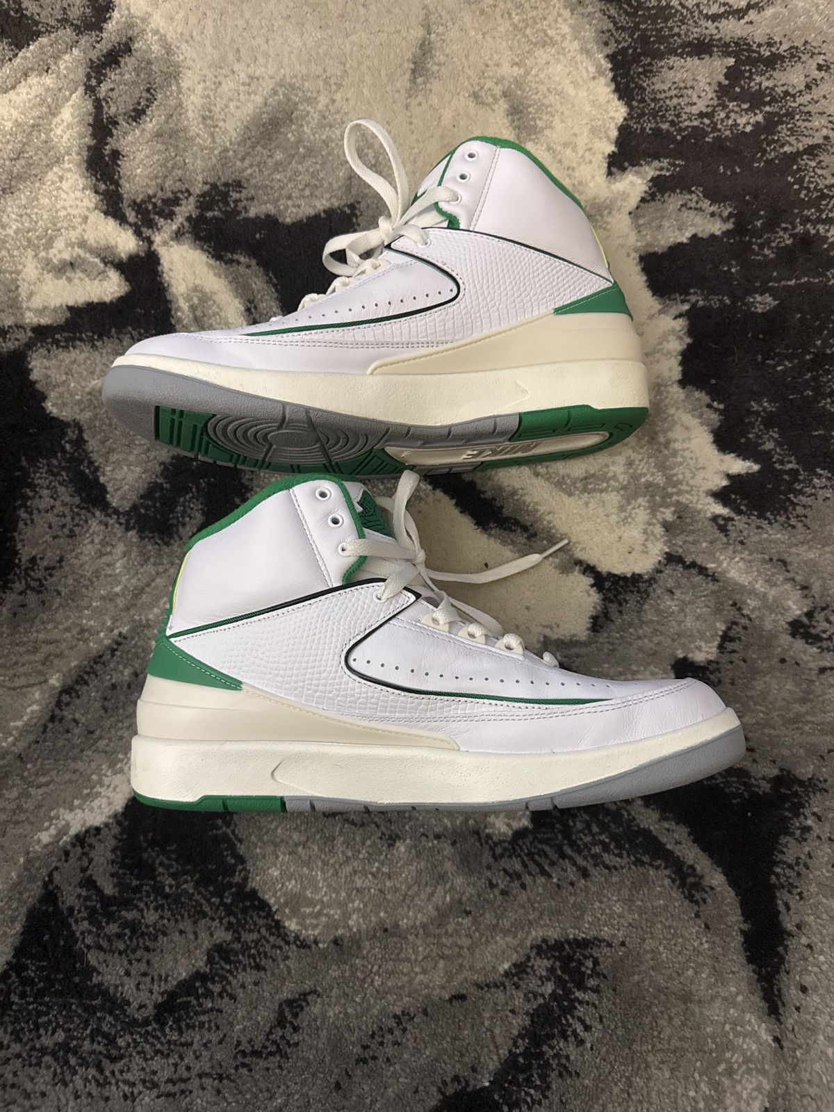 Jordan Brand Air Jordan 2 ‘Lucky Green’ Size US 9.5 / EU 42-43 - 2 Thumbnail