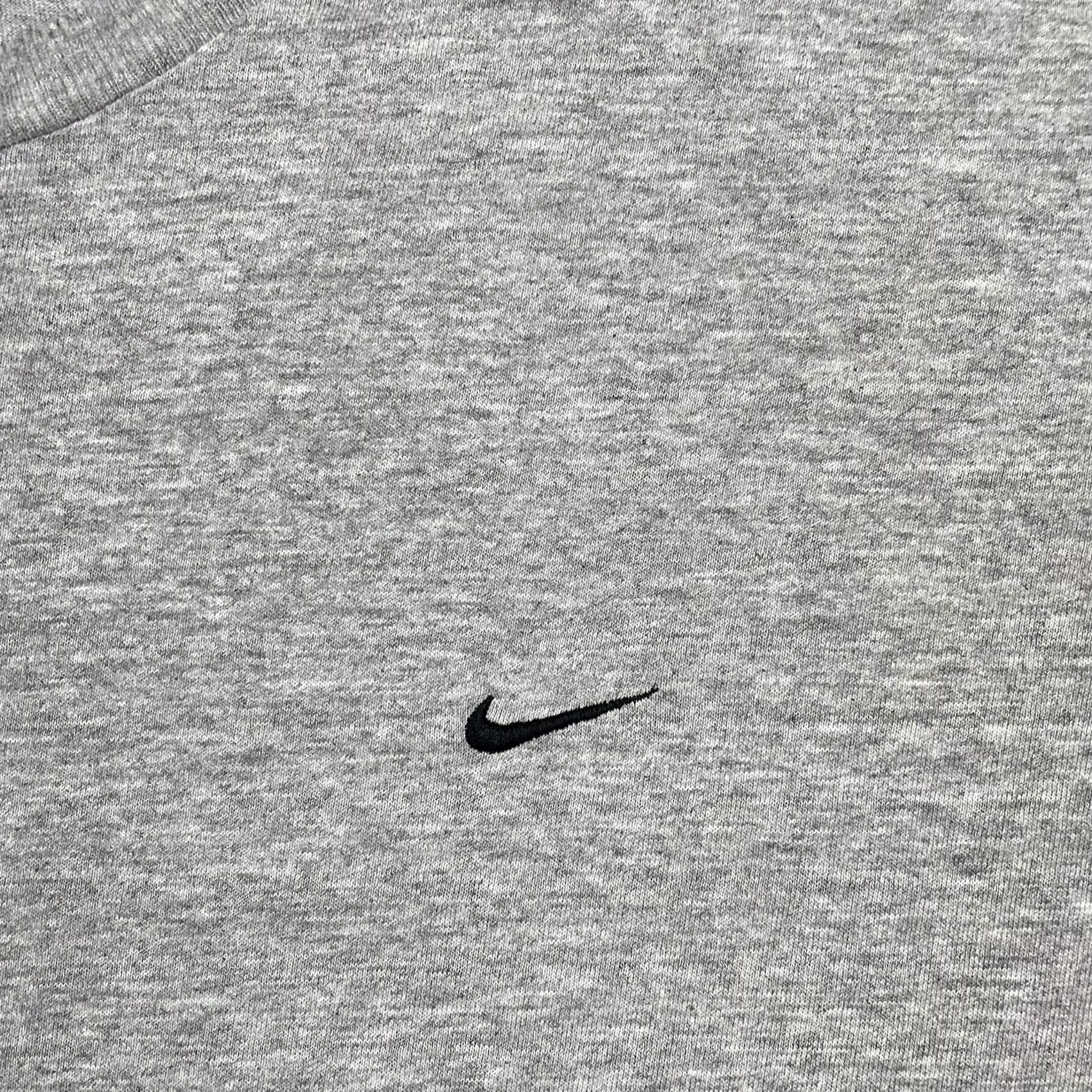 Nike VINTAGE Nike Shirt Mens 2XL Gray Swoosh Logo Tee Streetwear 2XL Size Adult Mens USA Retro Sports Cotton Crew Neck Short Sleeve T-Shirt Gross? Size US XXL / EU 58 / 5 - 4 Thumbnail
