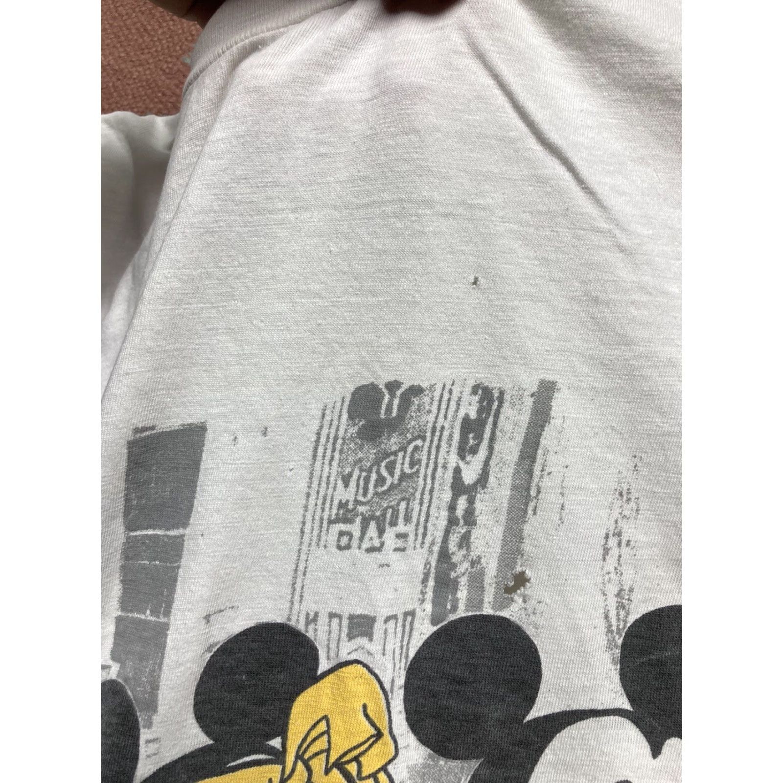 Disney VINTAGE 90s Disney graphic T-Shirt Mickey Minnie Mouse cartoon downtown large Men L White, 90s, Disney, Crew Neck, T-Shirt? Size US L / EU 52-54 / 3 - 7 Thumbnail