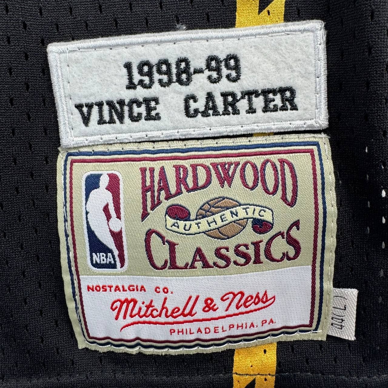 Mitchell & Ness Mitchell & Ness Vince Carter Toronto Raptors Jersey Size L Size US L / EU 52-54 / 3 - 4 Thumbnail
