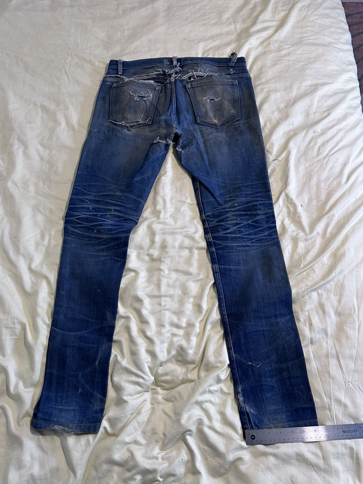 A.P.C. A.P.C. Petit Standard Distressed Indigo Denim Jeans Size 28 Size US 28 / EU 44 - 8 Thumbnail