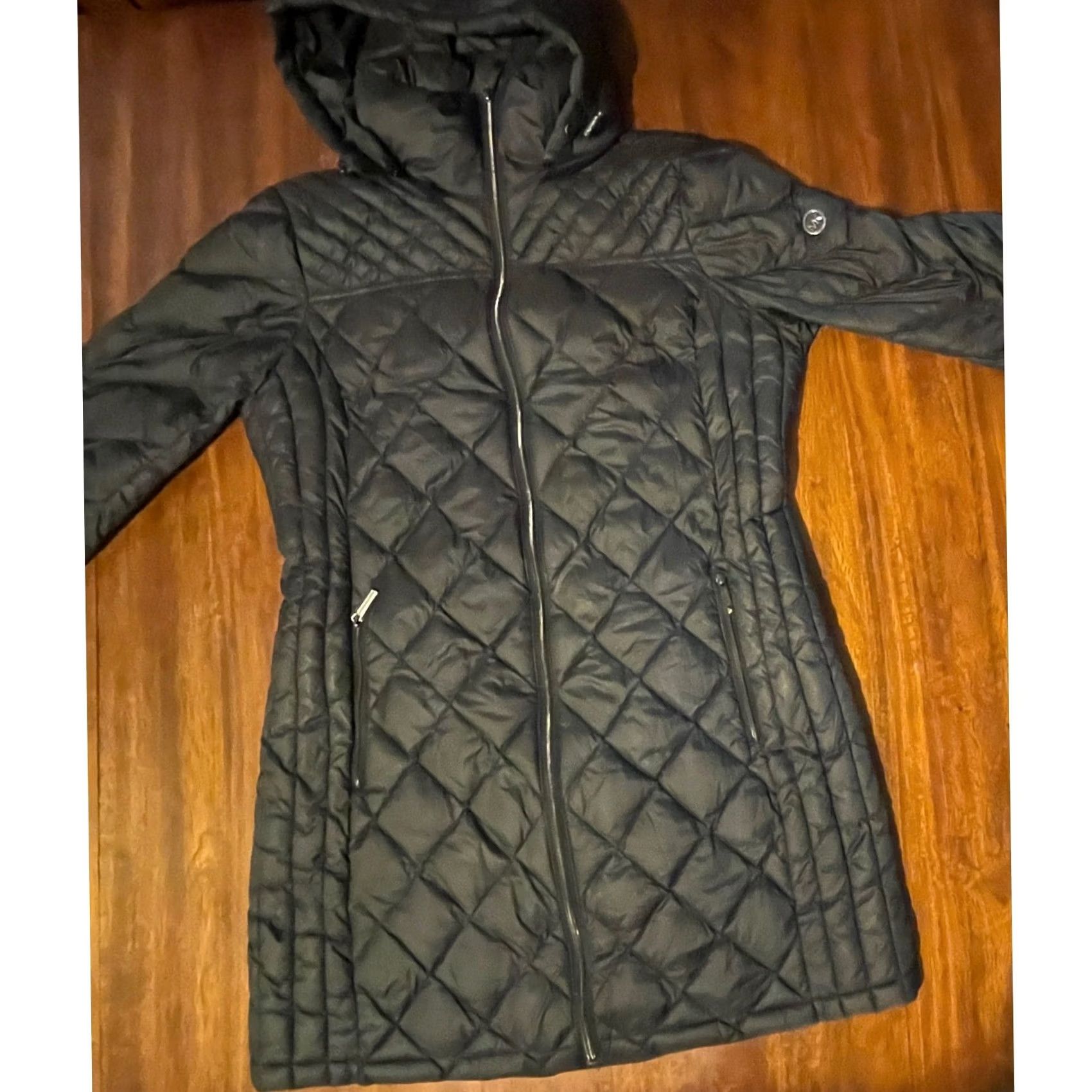 Michael Kors VINTAGE Michael Kors Packable Down Fill Puffer Coat Black Hooded Quilted Women's M Size M / US 6-8 / IT 42-44 - 5 Thumbnail
