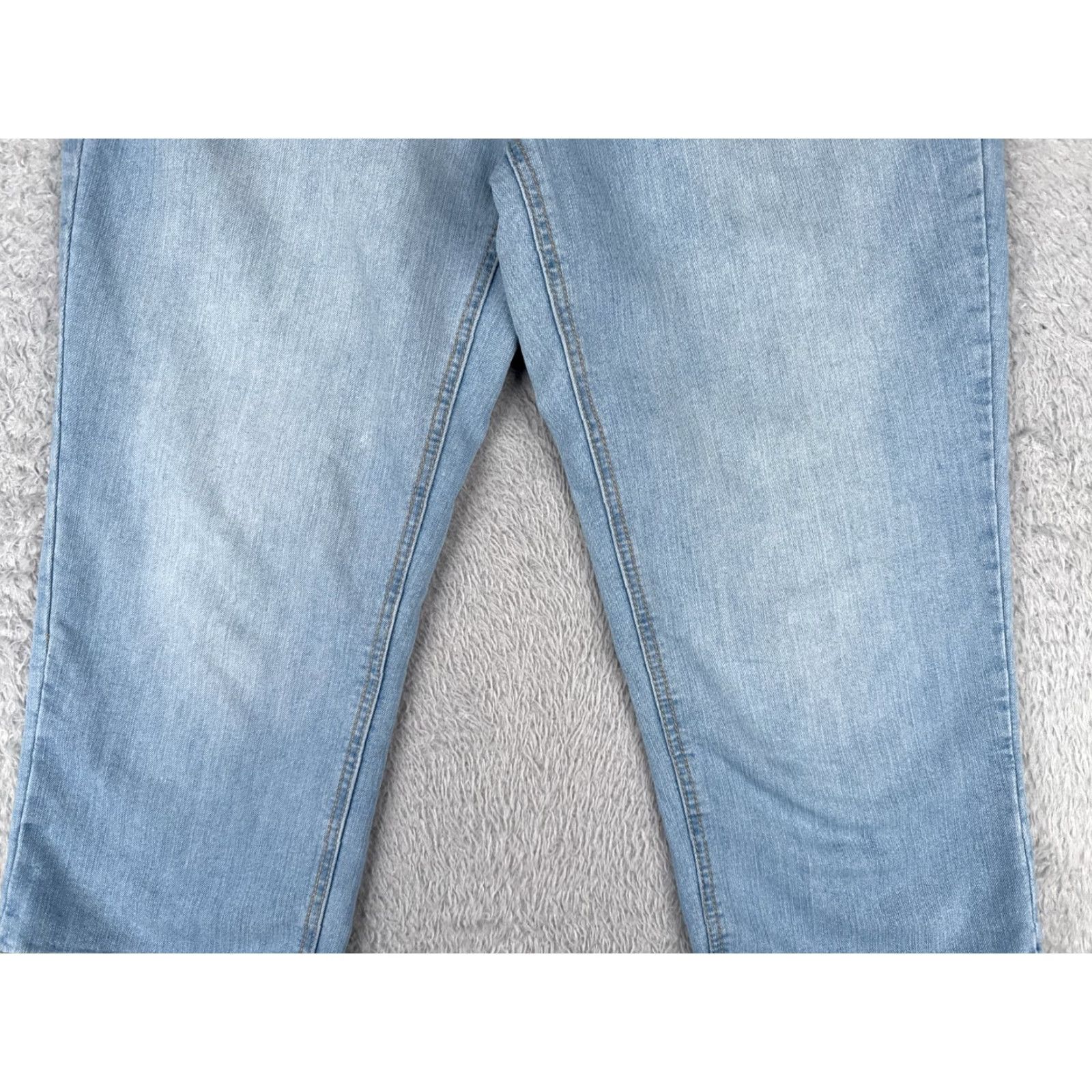 Faded Glory Faded Glory Women's Capris Pants 12 Blue Denim Crop Mid Rise Casual Comfortable Cotton Blend Size 34" / US 12 / IT 48 - 3 Thumbnail