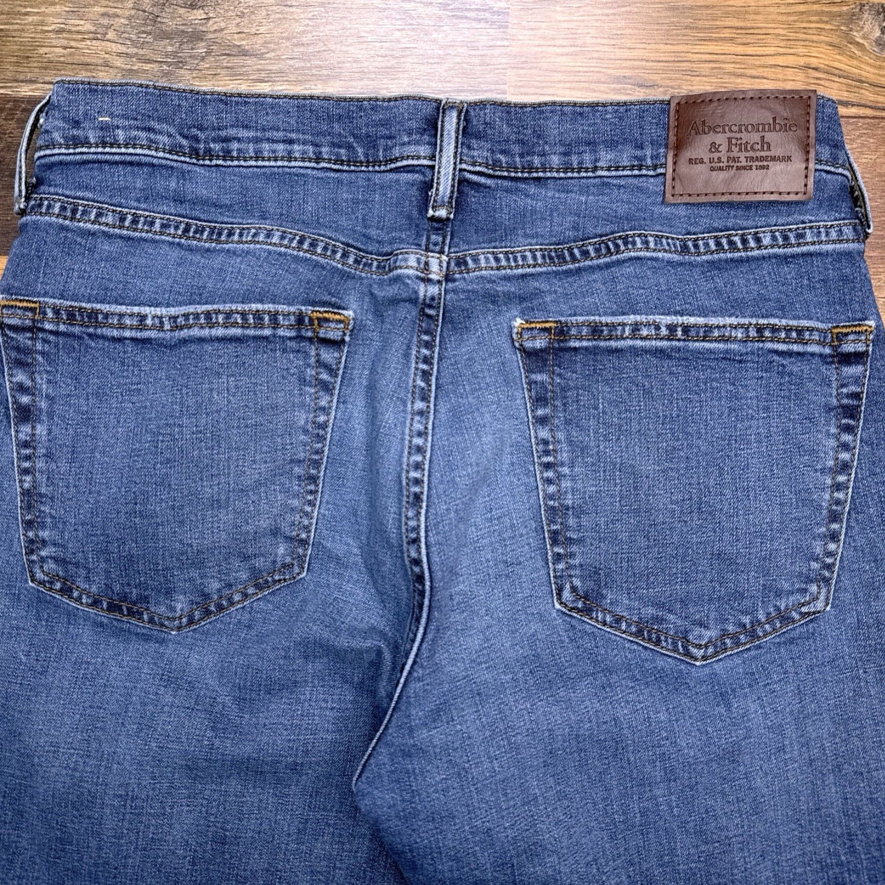 Abercrombie & Fitch Abercrombie & Fitch Mens Skinny Jeans Athletic 32x32 Distressed Stretch Denim Blue 5-Pocket City Leather Logo? Size US 32 / EU 48 - 6 Thumbnail