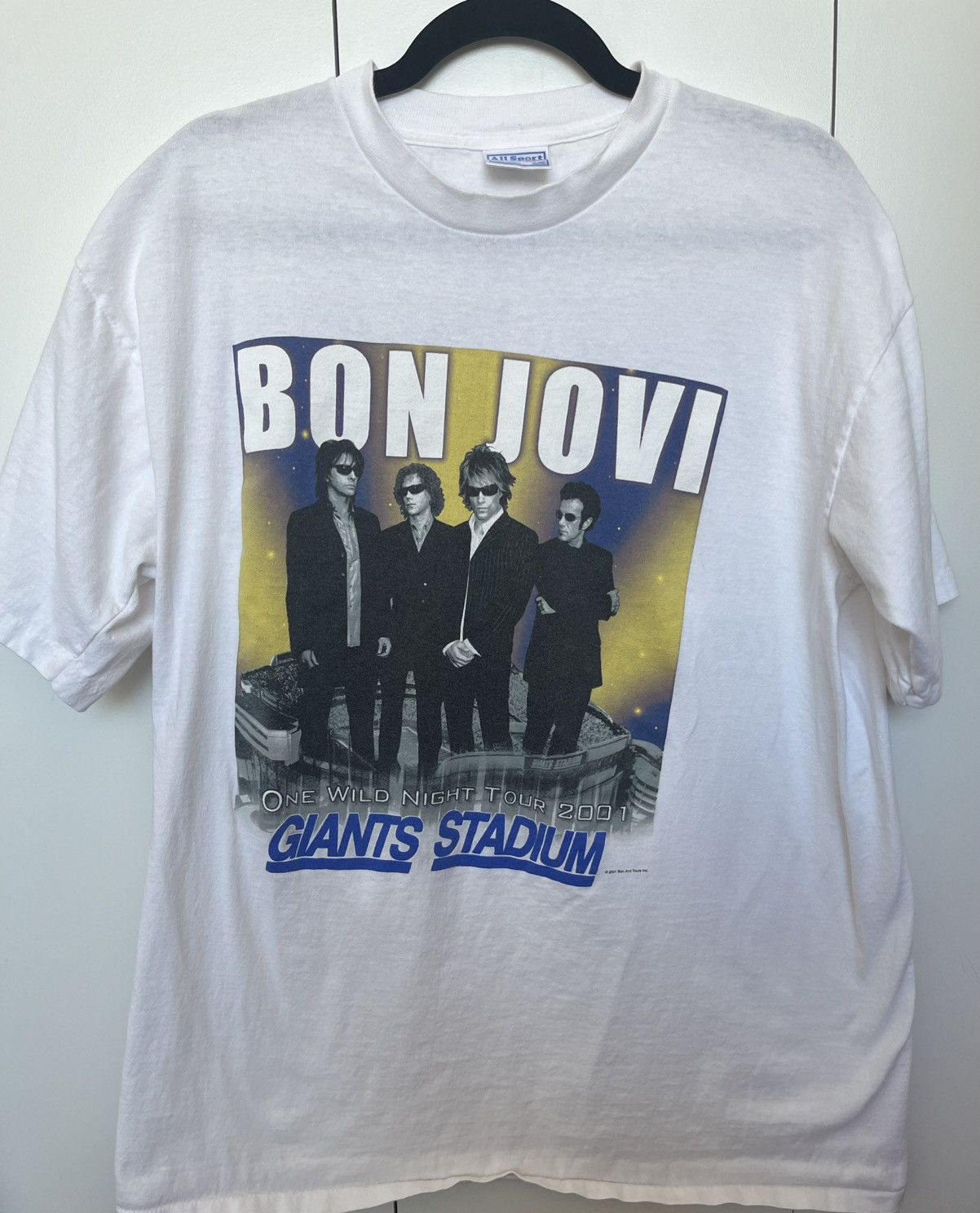Band Tees × Bon Jovi × Vintage Vintage Bon Jovi One Wild Night Tour 2001 Giants Stadium Size US XL / EU 56 / 4 - 1 Thumbnail