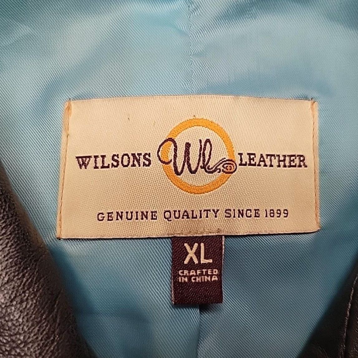 Vintage VINTAGE Wilsons Leather Jacket Womens XL Black Genuine Leather Moto Minimal Y2K 90s Biker Full Zip Lined Pockets Zipped Pockets Collared Size XL / US 12-14 / IT 48-50 - 4 Thumbnail