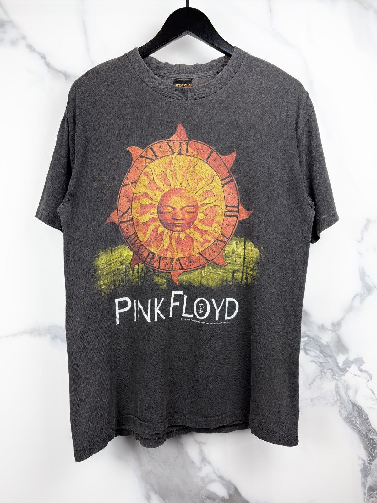 Vintage 1994 Pink Floyd Sun Dial Tour Faded Vintage Tshirt Size US L / EU 52-54 / 3 - 1 Thumbnail