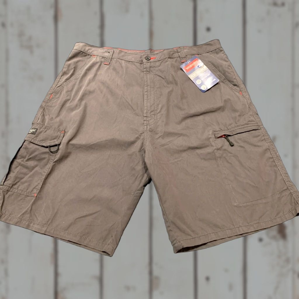 Wrangler WRANGLER Performance Hybrid Cargo Shorts Gray Men’s Size 40 Outdoor Casual Size US 40 / EU 56 - 1 Thumbnail