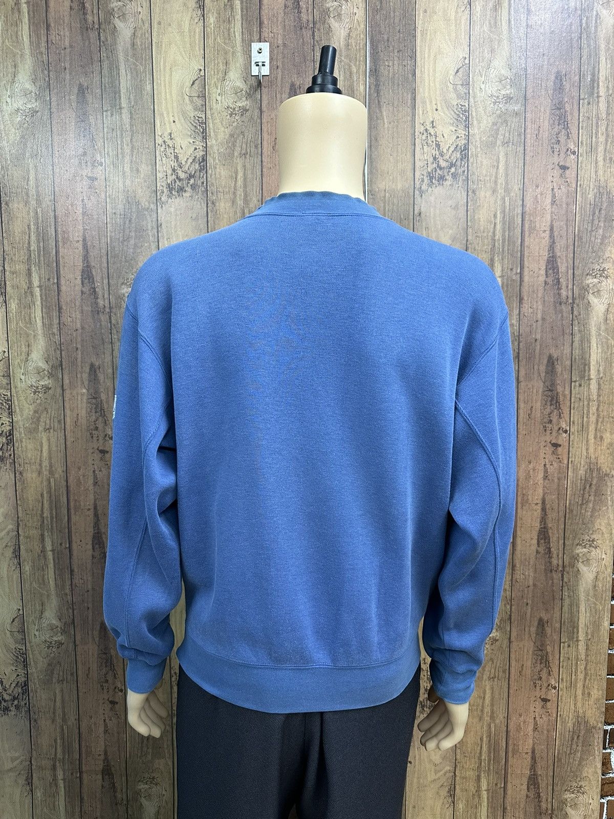 Nike Rare Nike Spellout Crewneck Faded Vintage Z59 Size US M / EU 48-50 / 2 - 5 Thumbnail