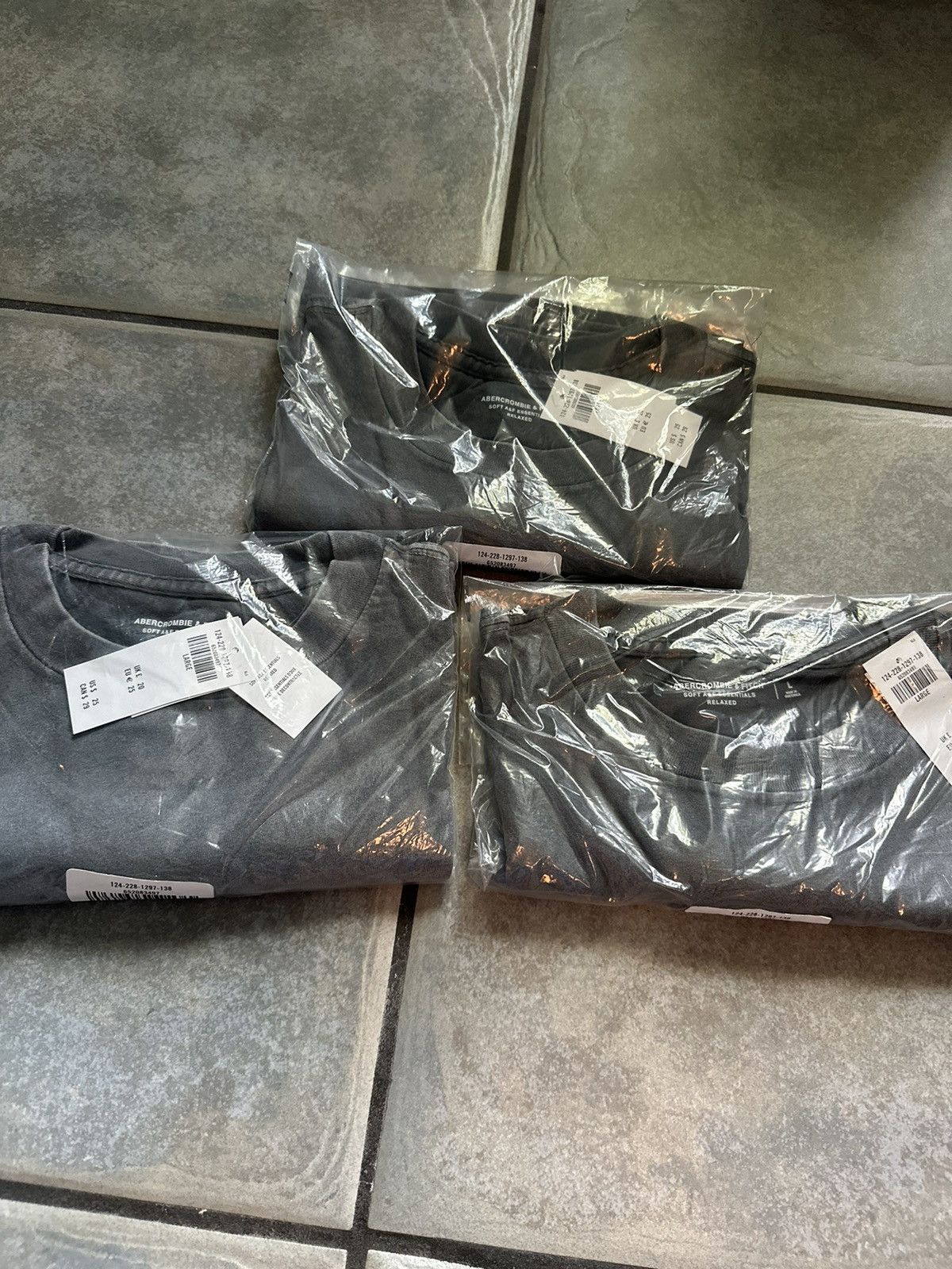 Abercrombie & Fitch Abercrombie & Fitch Relaxed Essential Tee Size US L / EU 52-54 / 3 - 7 Thumbnail