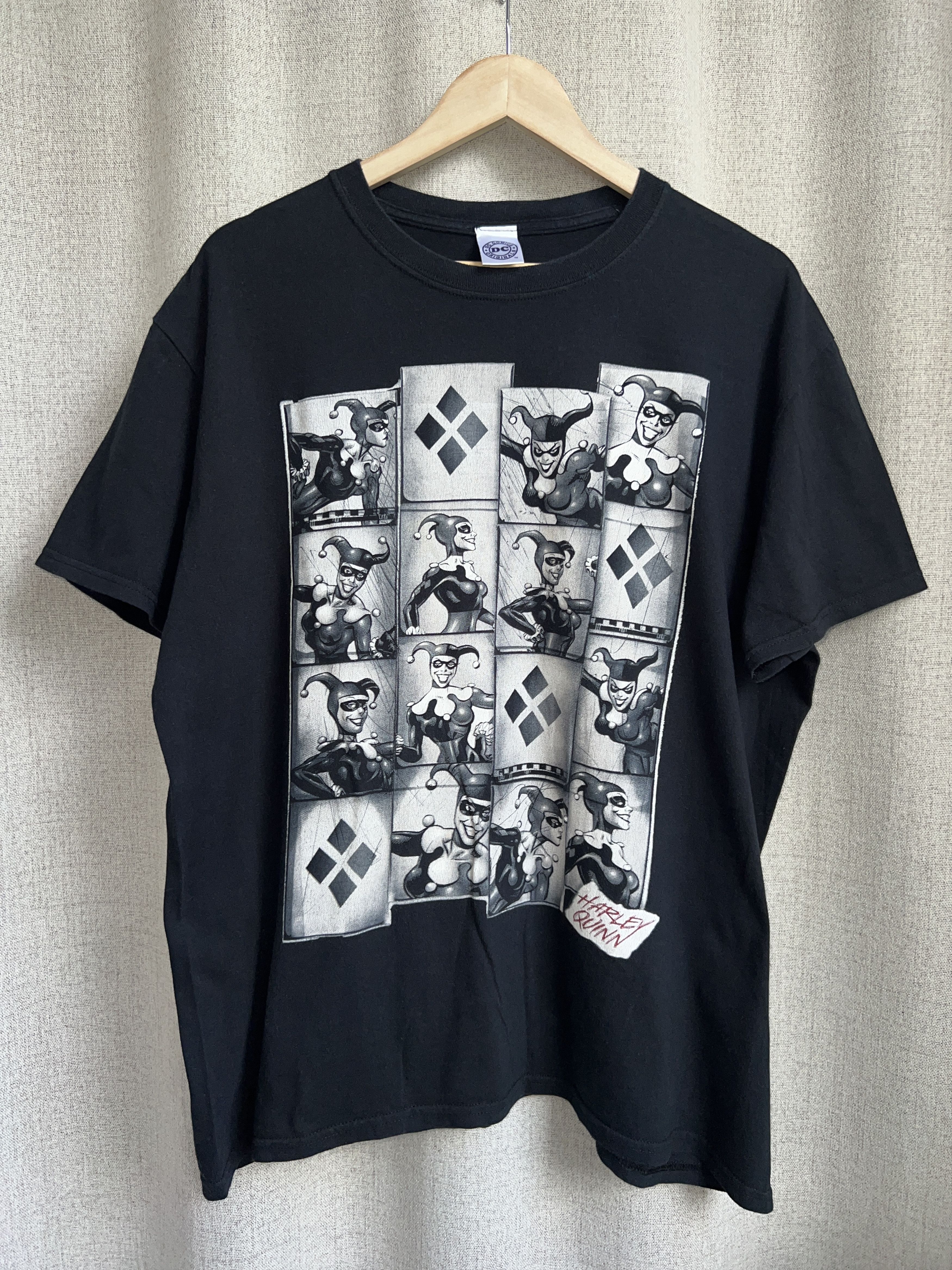 DC Comics 2016 DC Comics Batman Harley Quinn Graphic Tee Size US XL / EU 56 / 4 - 1 Thumbnail