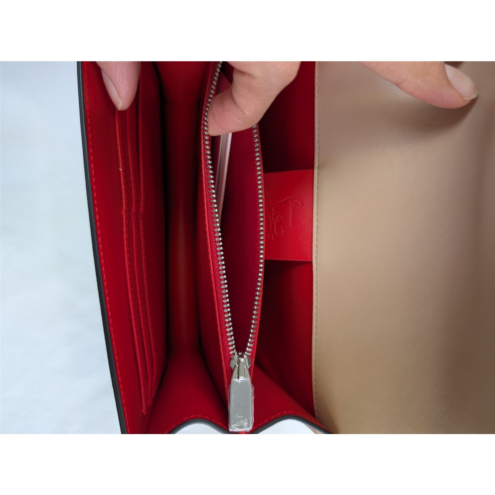 Christian Louboutin o1rshd1 Size: OS / Elisa Small VV/Strass Degrade Bag in Nude Size ONE SIZE - 16 Thumbnail