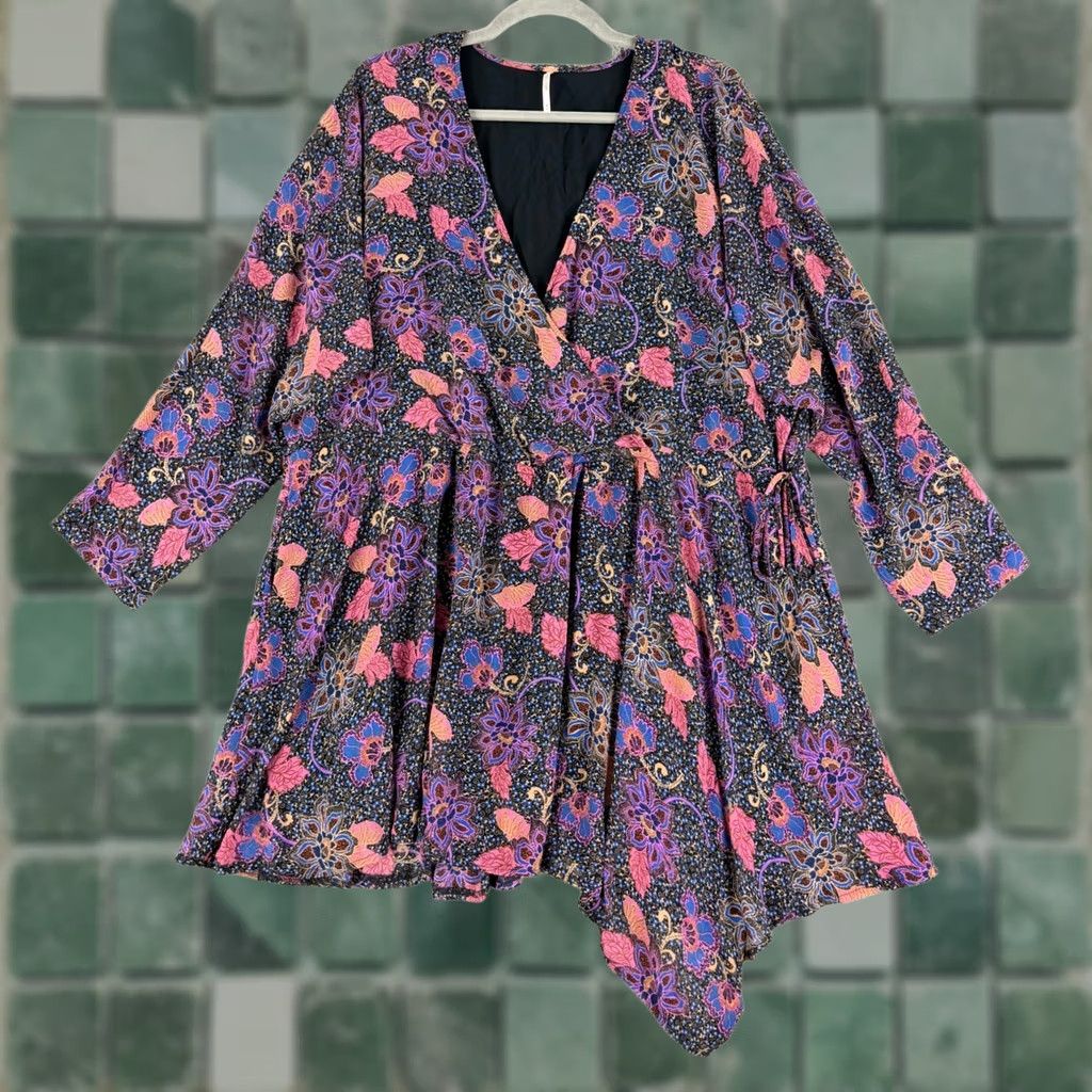 Free People VINTAGE Free People Mini Dress Womens M Black Floral Boho Wrap V-Neck OB1418794 Size M / US 6-8 / IT 42-44 - 1 Thumbnail