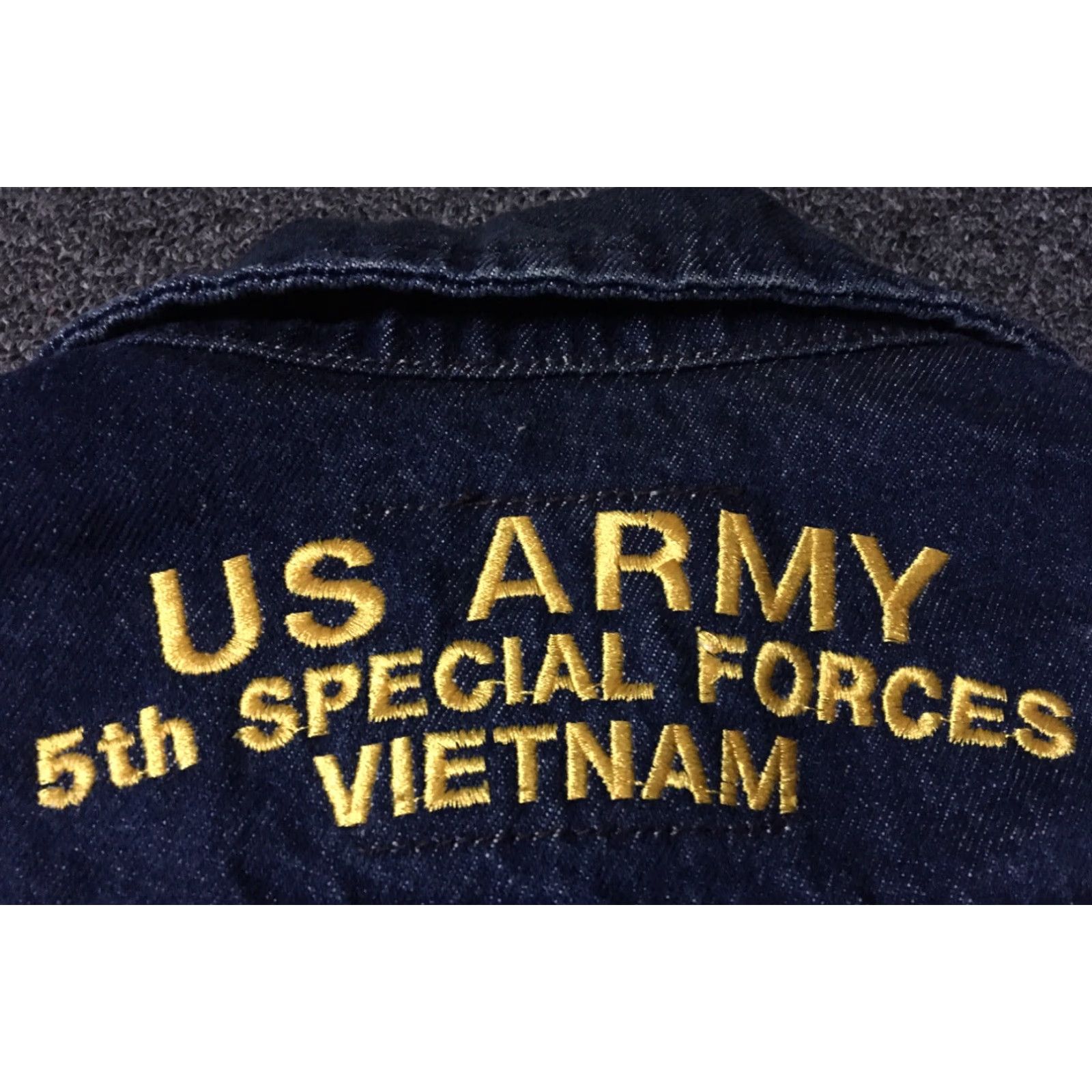 Lee VINTAGE Lee Denim Jacket US Army 5th Special Forces Vietnam Bald Eagle American Flag Blue L Men Jacket 80s 90s Size US L / EU 52-54 / 3 - 4 Thumbnail