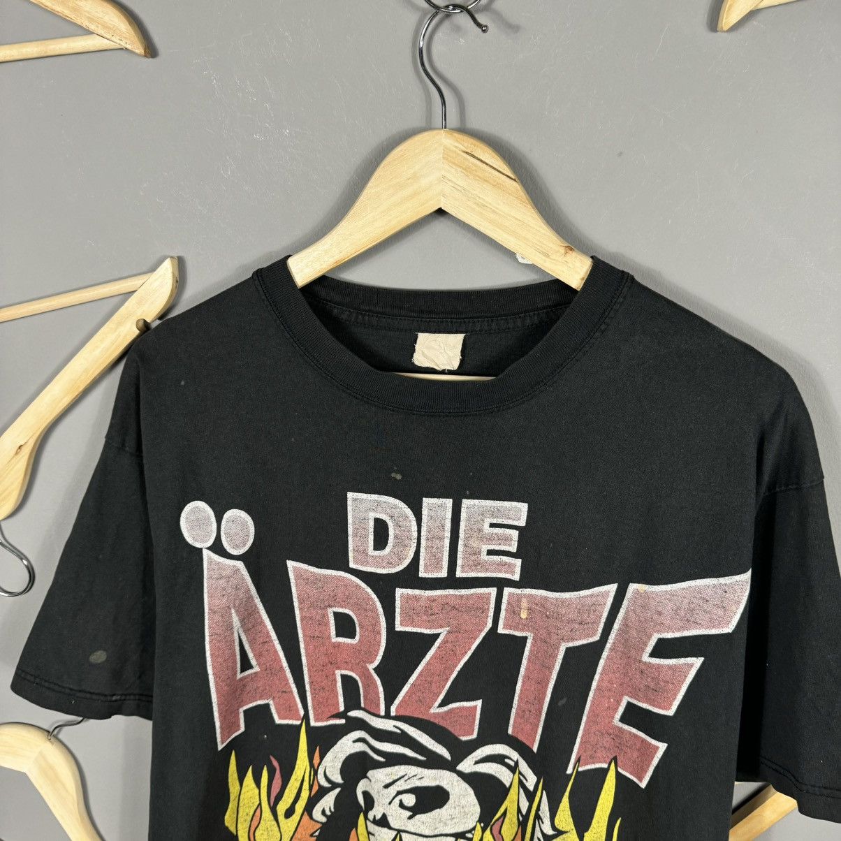 Band Tees × Vintage Vintage 1993 Die Arzte Kopfüber in Die Hölle AOP T-shirt Size US XL / EU 56 / 4 - 4 Thumbnail