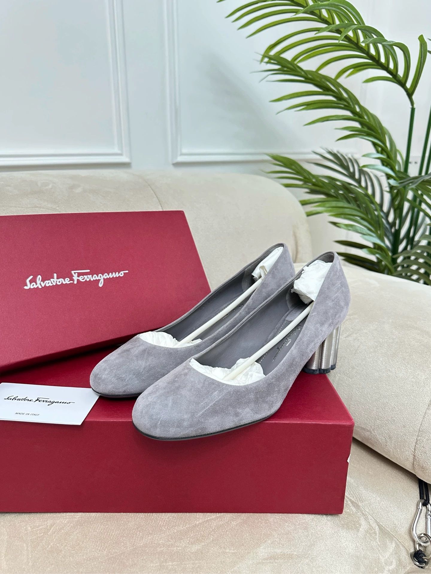 Other FERRAGAMO suede petal heel women's gray 37 Size US 6 / IT 36 - 1 Thumbnail