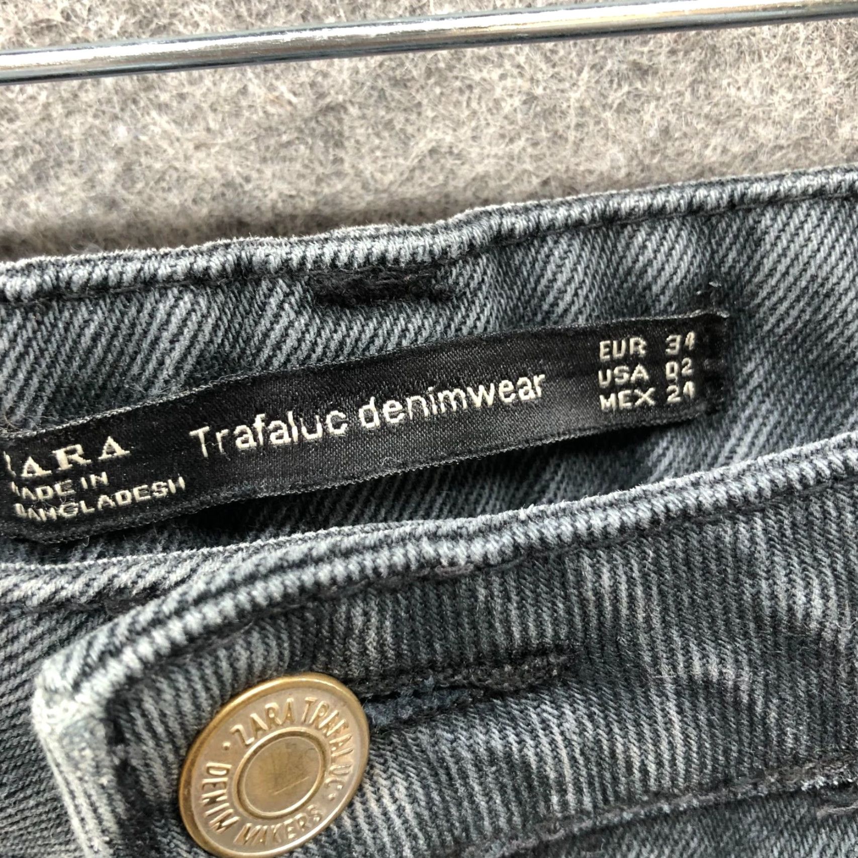Zara Zara High Rise Mom Jeans Womens 2 Washed Black Tapered Jeans 5-Pocket Design Denim Cotton 27 in Inseam Womens Size 26" / US 2 / IT 38 - 6 Thumbnail