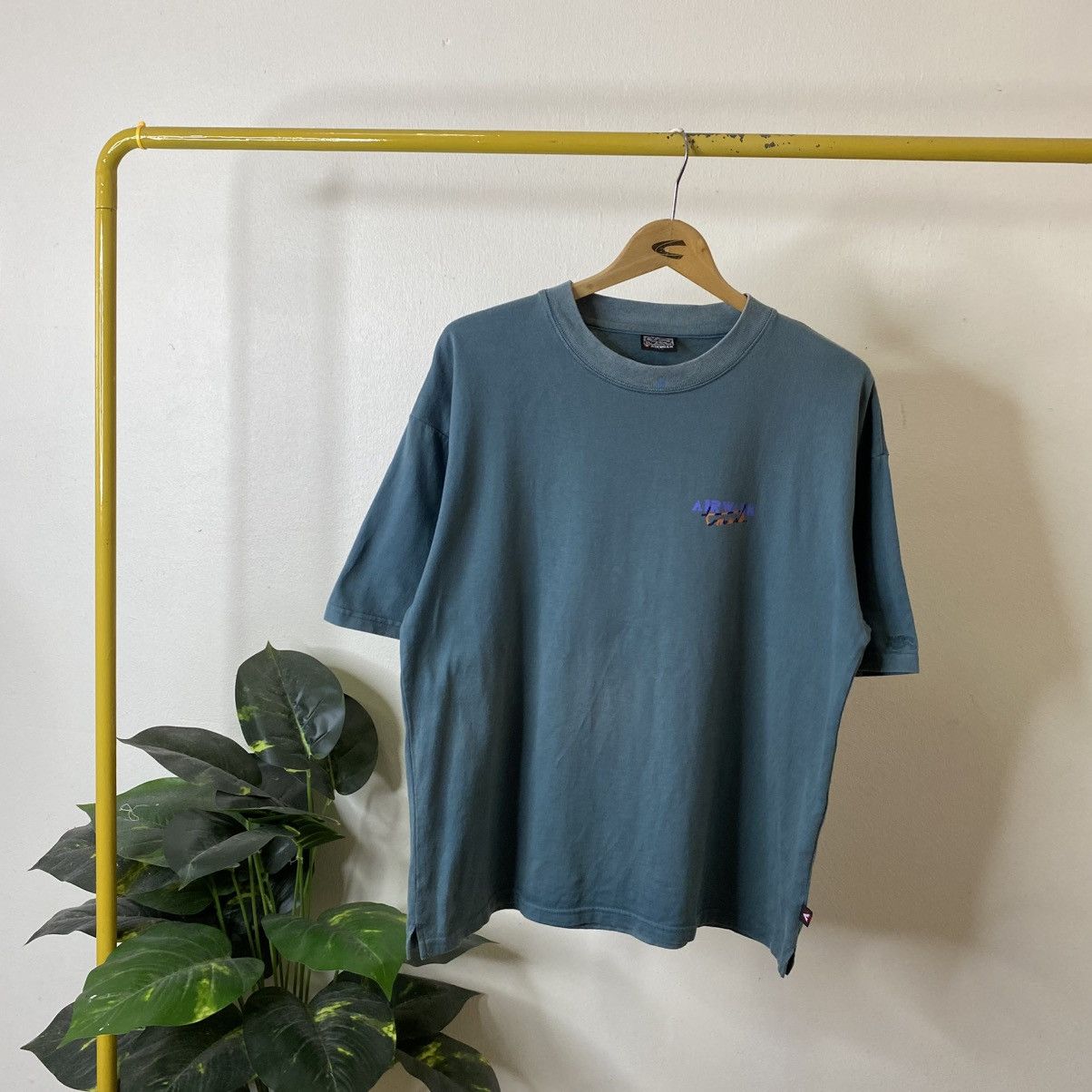 Airwalk Vintage 2000s Airwalk Skateboard Skater T Shirt Size US L / EU 52-54 / 3 - 7 Thumbnail