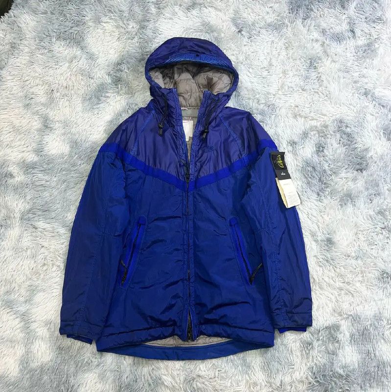 Stone Island Stone Island Men's Blue Lightweight Jacket 0089 Size US S / EU 44-46 / 1 - 1 Thumbnail