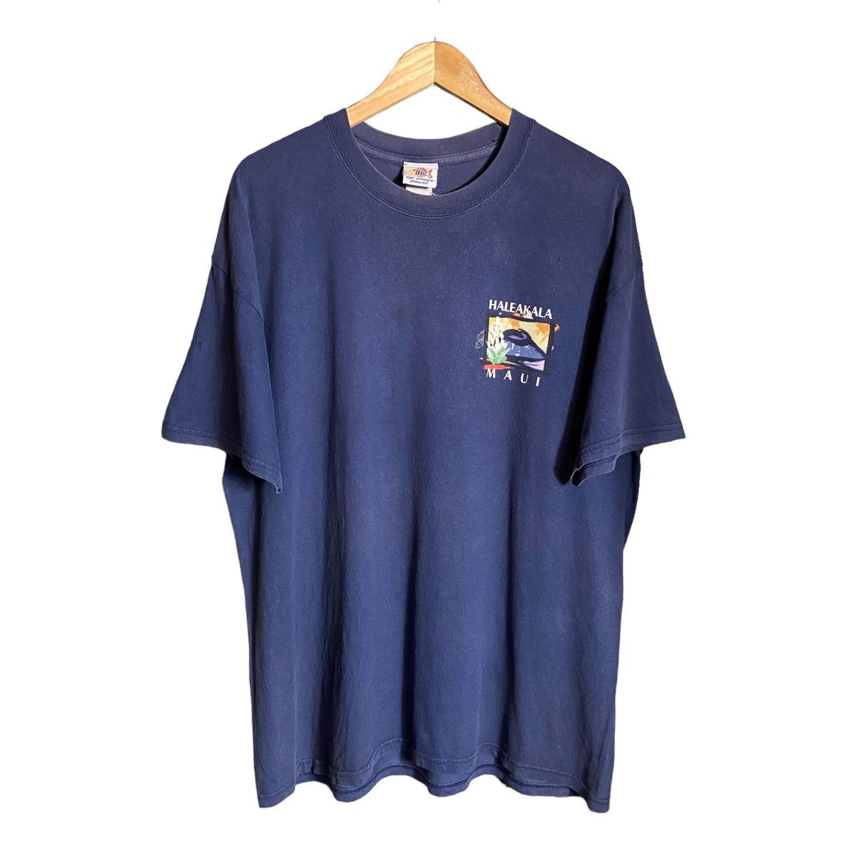Vintage Vintage 90s Haleakala Maui Graphic Tee Size US XL / EU 56 / 4 - 3 Thumbnail