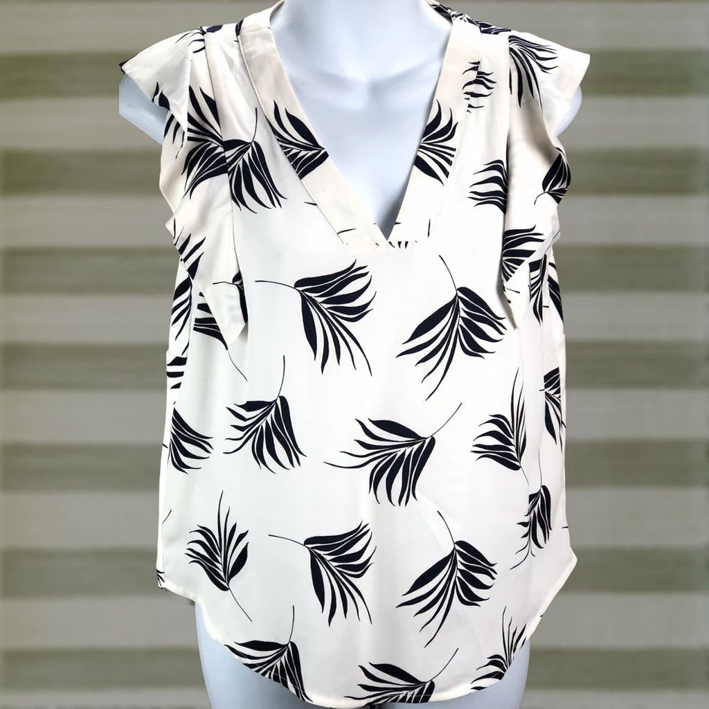 Ann Taylor VINTAGE? Ann Taylor top SP white/blk Tropical V-neck Cap Ruffle sleeve Hi Lo Coconut Girl Size S / US 4 / IT 40 - 1 Thumbnail