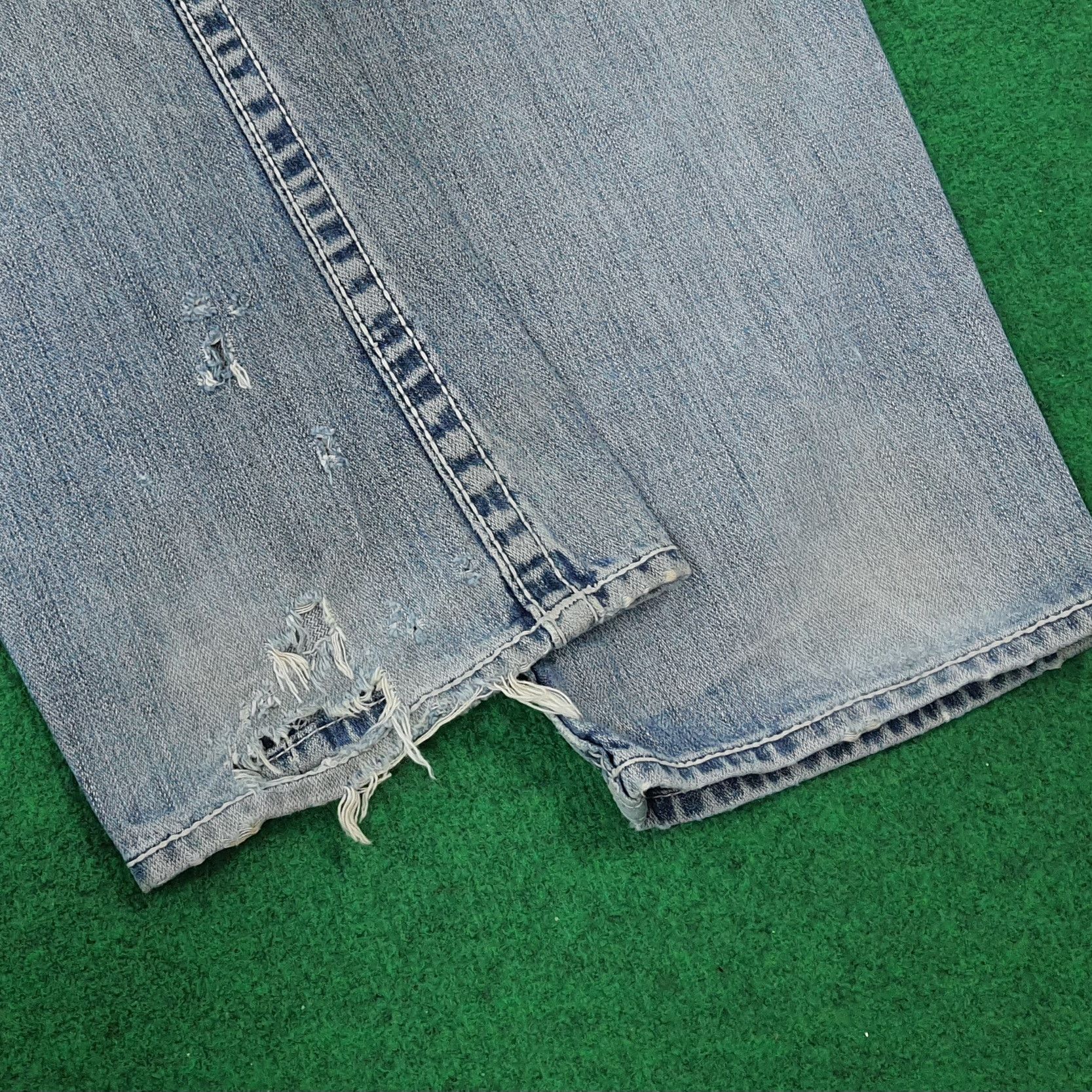 True Religion Vintage True Religion Marco Big T Distressed Jeans C272N13 Size US 33 - 3 Thumbnail