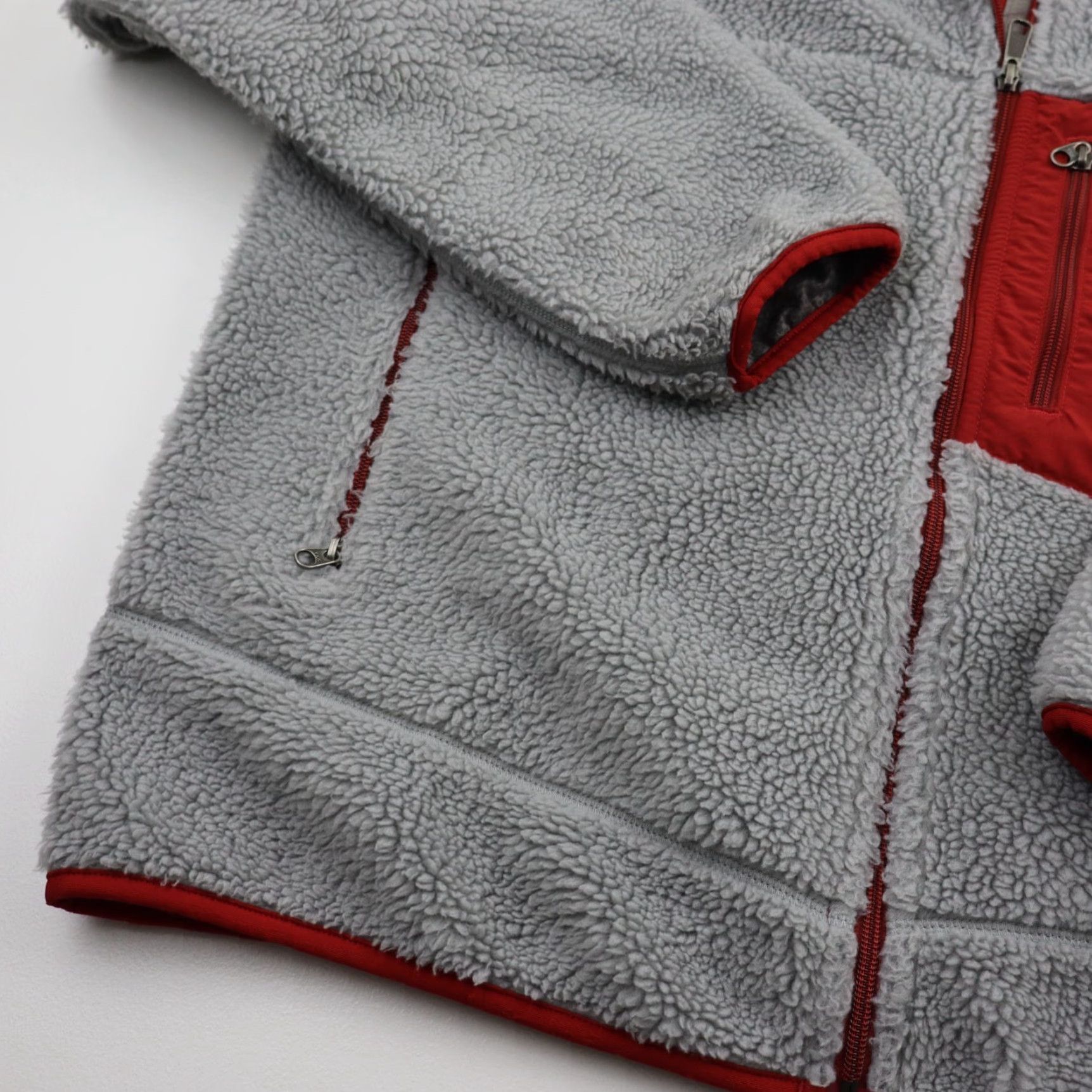 Patagonia VINTAGE Patagonia Retro-X Deep Pile Fleece Jacket Mens XL Gray Red Coat Size US XL / EU 56 / 4 - 7 Thumbnail