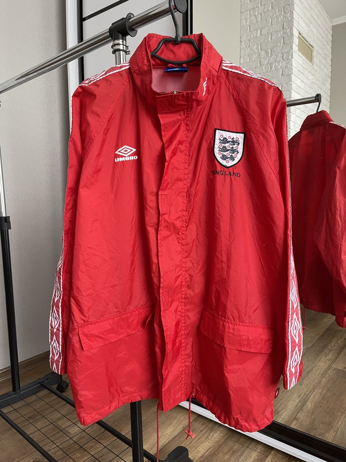 Umbro Umbro England Vintage Soccer Nylon Training Zip Jacket 90s Size US L / EU 52-54 / 3 - 3 Thumbnail