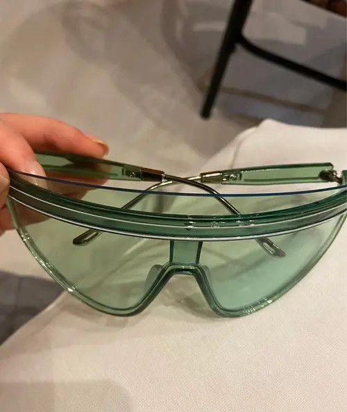 Other Trendy Fashion Oversized Shield Frame Sunglasses Size ONE SIZE - 3 Thumbnail