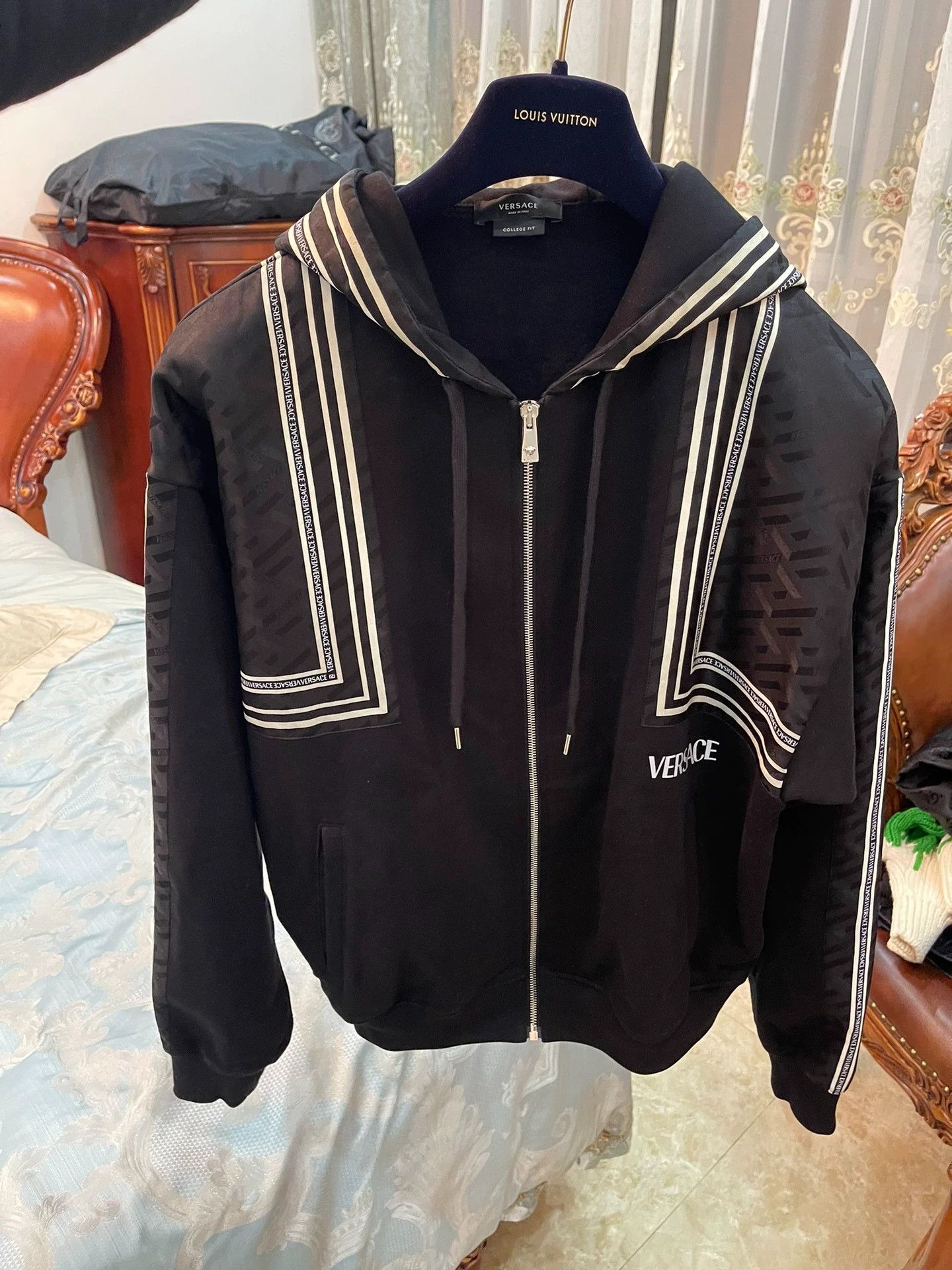 Versace Versace B&W Colorblock Logo Jacket XS (L) Size US XS / EU 42 / 0 - 1 Thumbnail