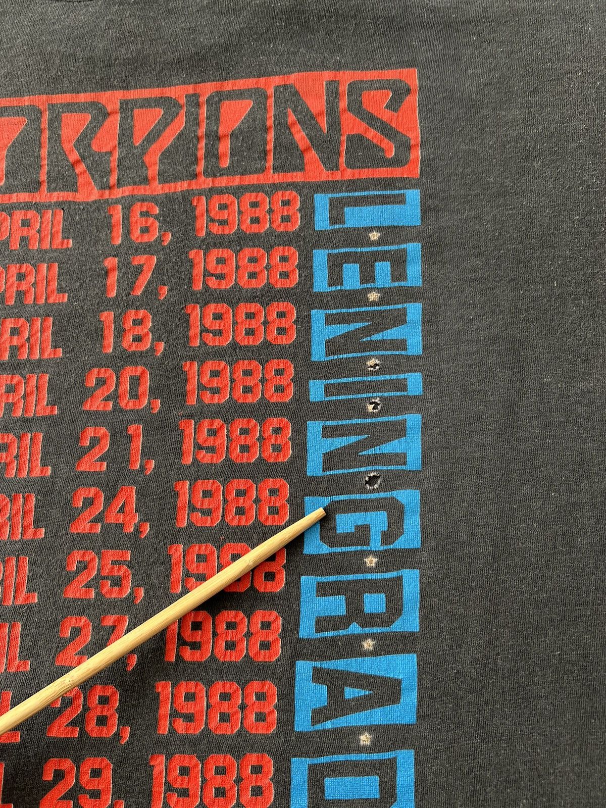 Band Tees Vintage 1988 Scorpions USSR Moscow Tour 80s Black T-shirt Size US L / EU 52-54 / 3 - 15 Thumbnail