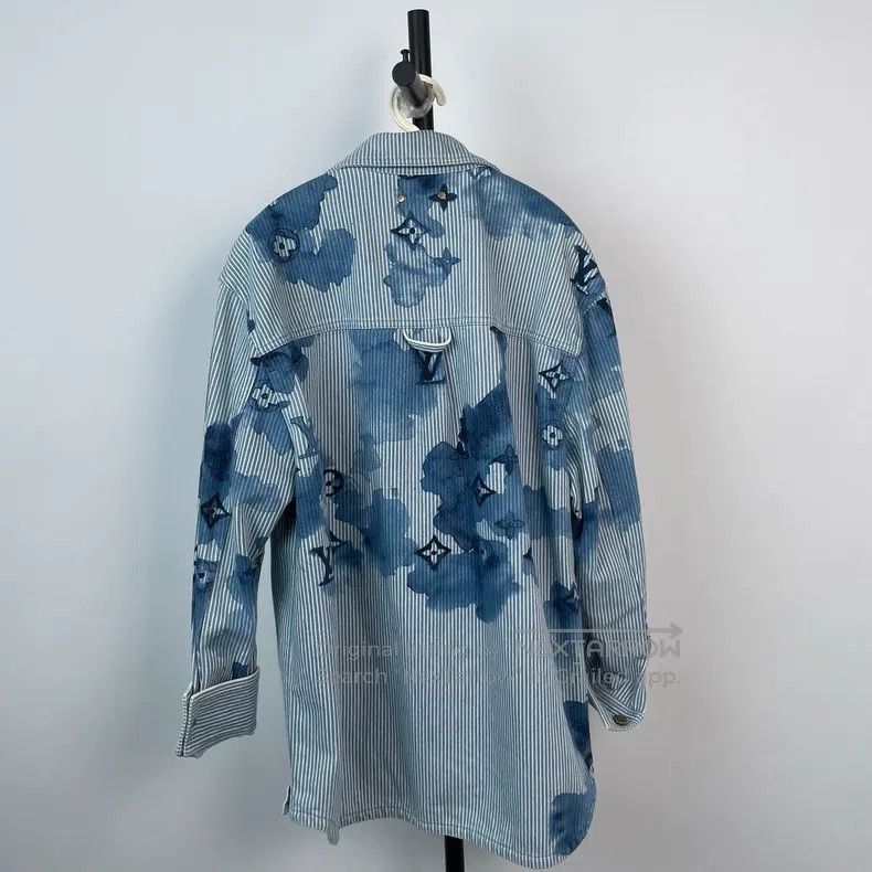 Louis Vuitton Louis Vuitton Light blue logo jacket Size US S / EU 44-46 / 1 - 2 Thumbnail