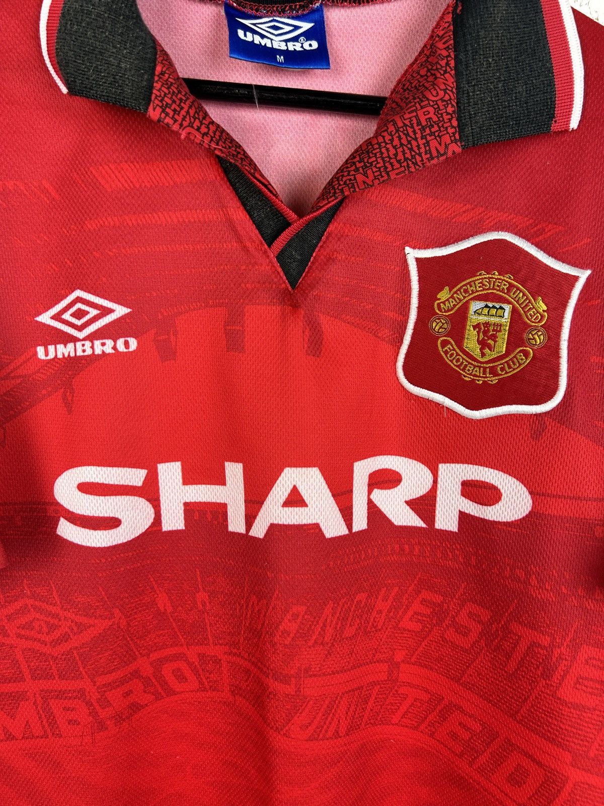 Umbro 90s Umbro Manchester United 1994/95/96 #11 Giggs Home Jersey Size US M / EU 48-50 / 2 - 4 Thumbnail